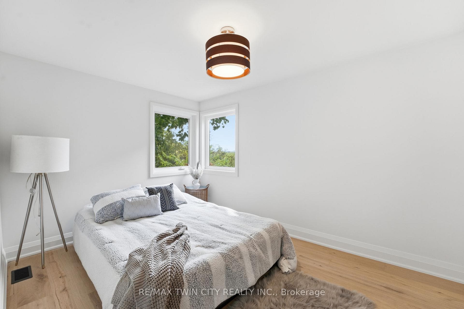 55 Jones Street photo 23