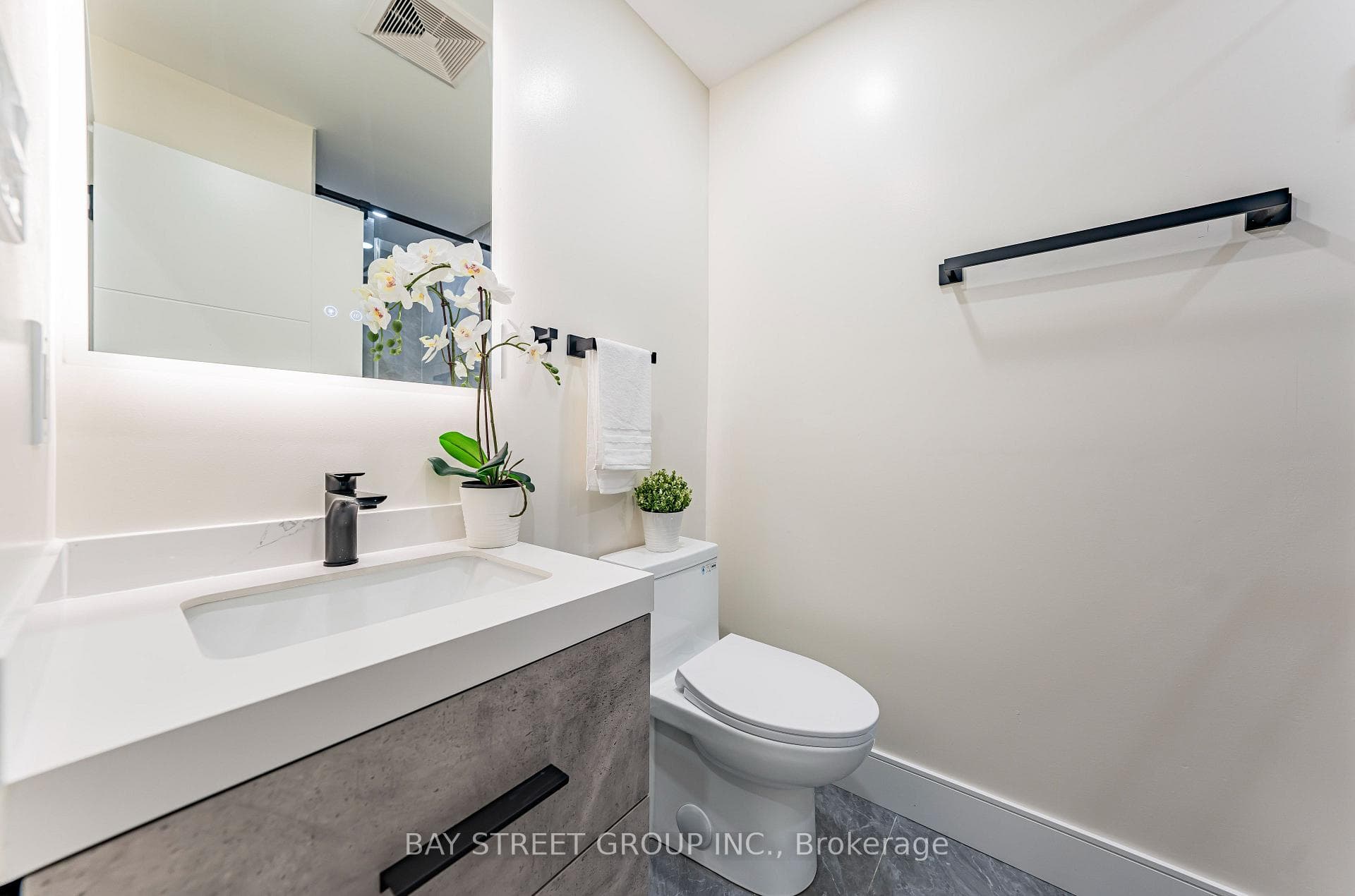 186 Holborne Avenue photo 37
