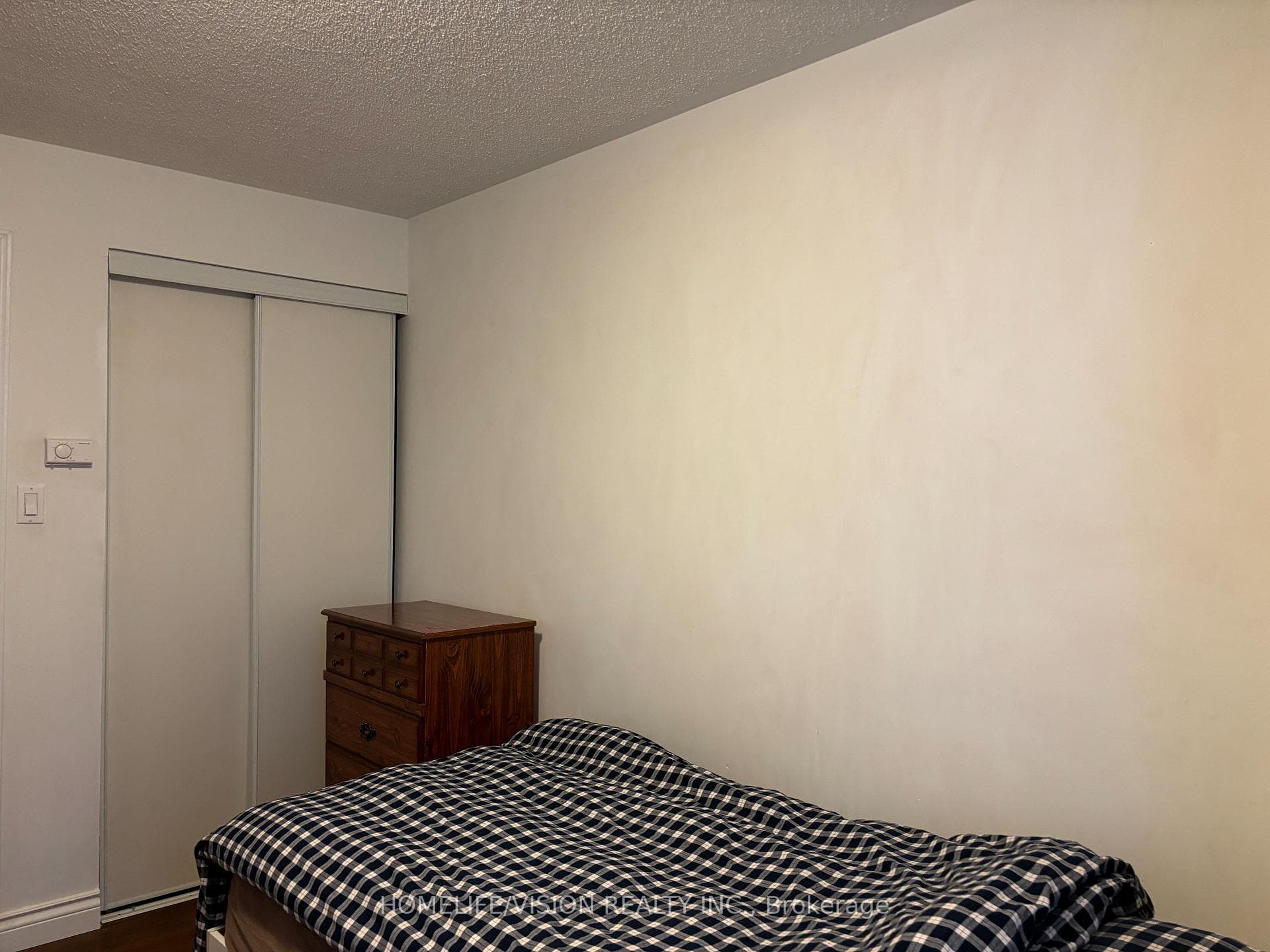 887 Bay Street Unit 404 photo 13