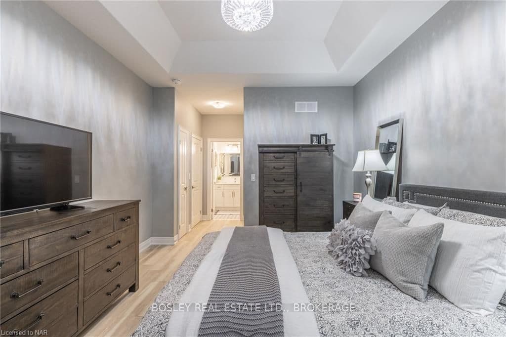 Tray ceiling with light that converts into ceiling