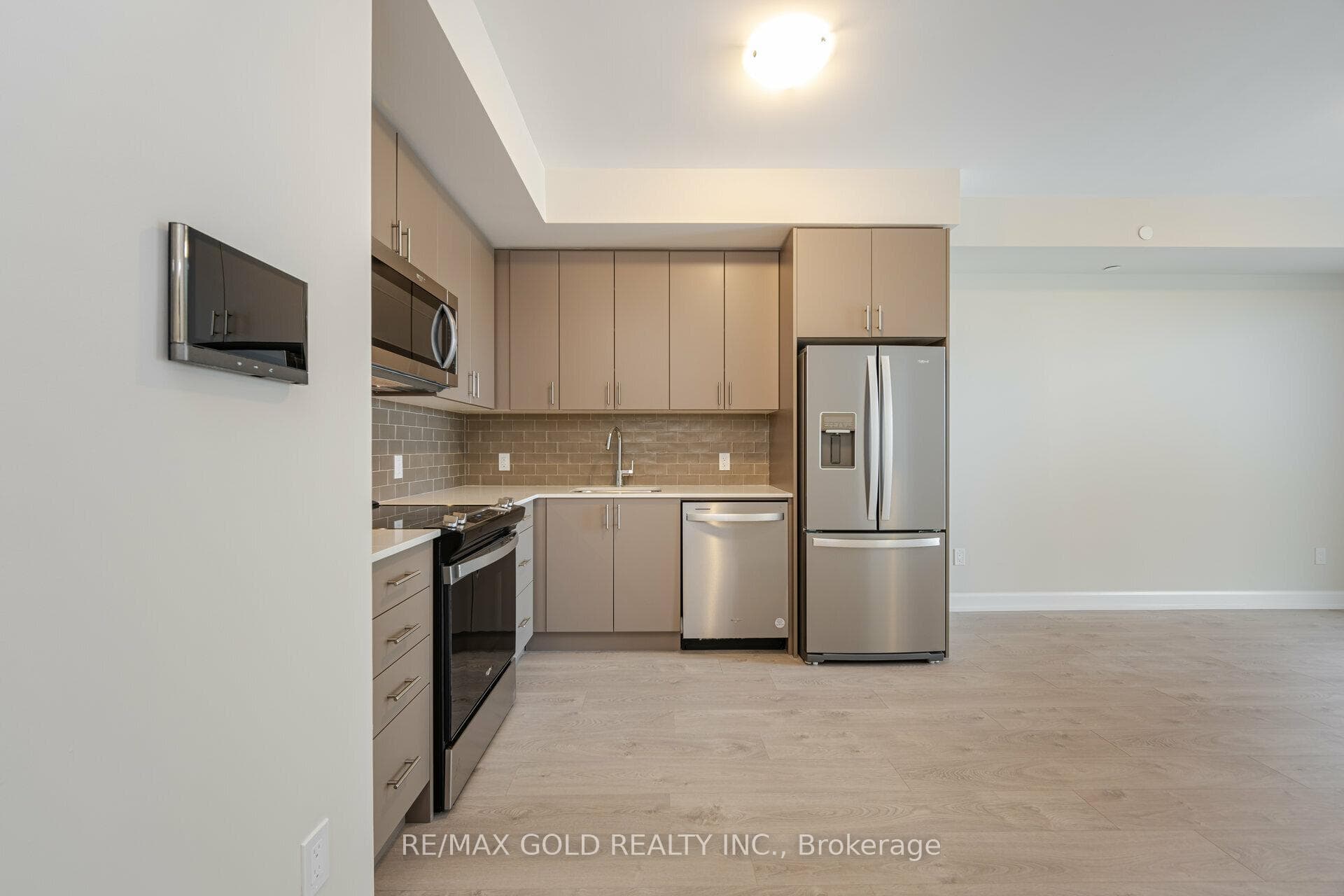 3220 William Coltson Avenue Unit 817 photo 7