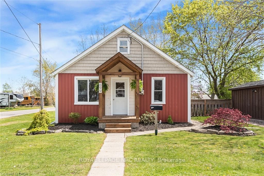 699 Tamarac Street photo 2