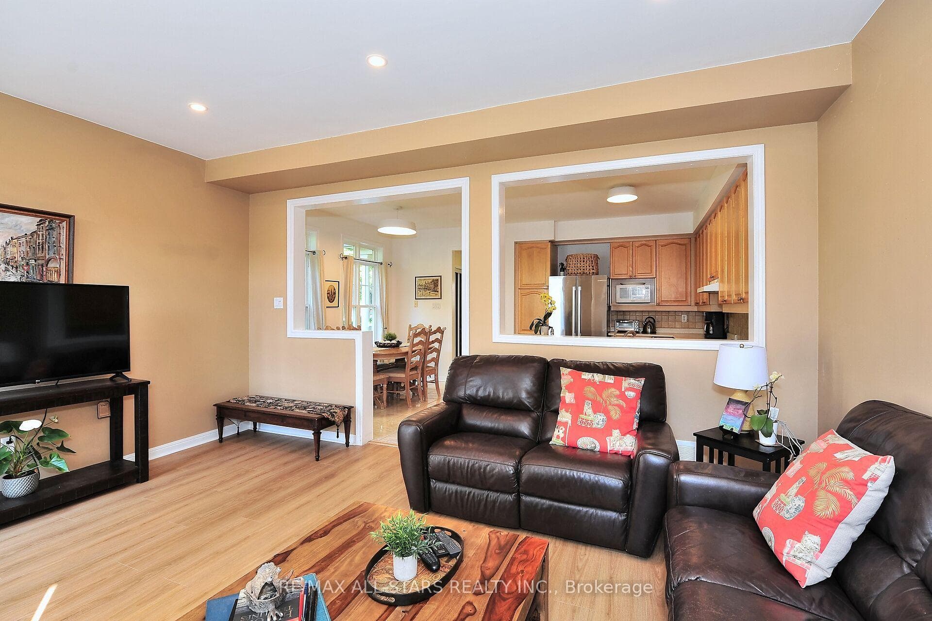 1 Almira Avenue photo 12