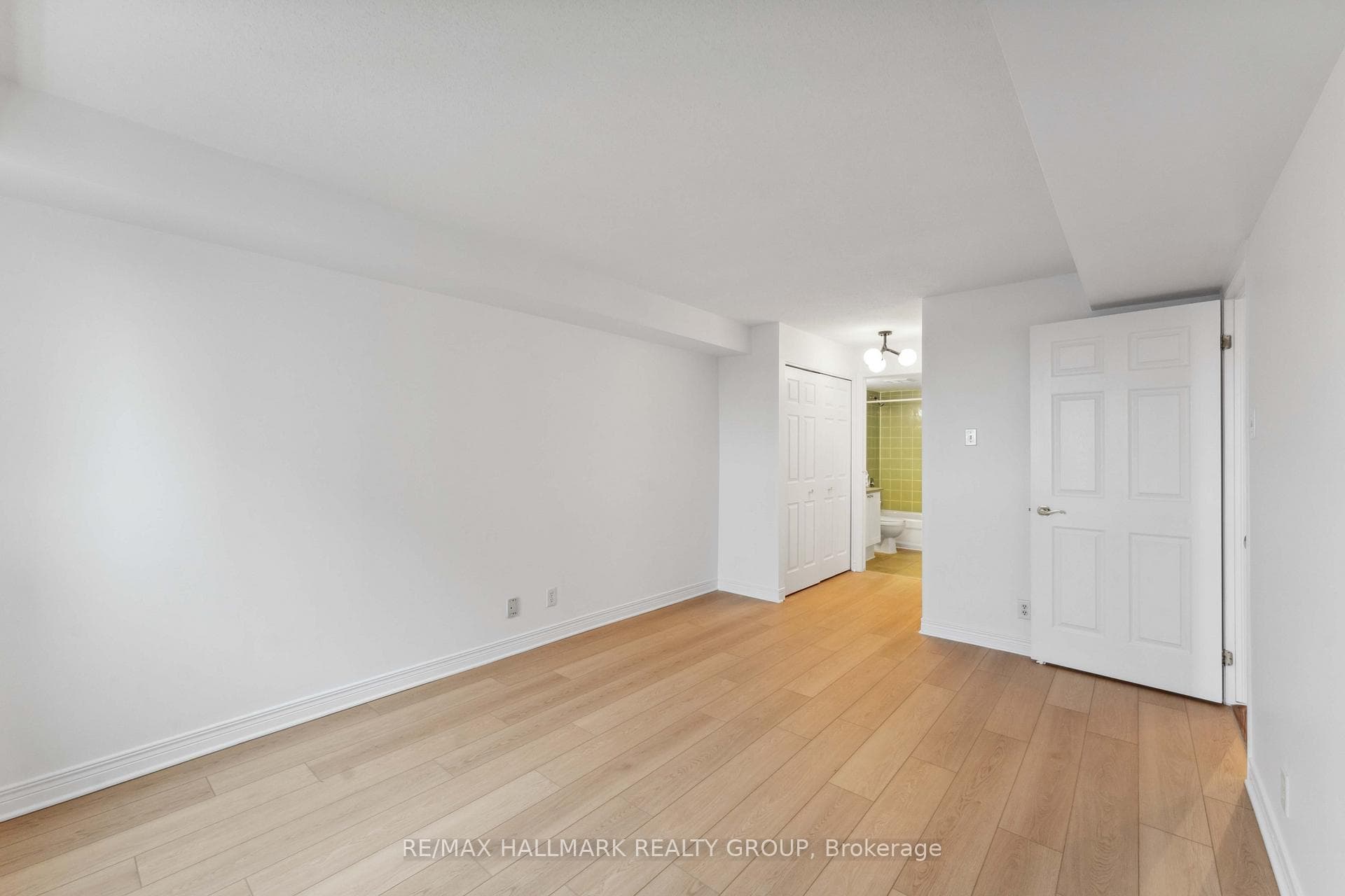 429 Somerset Street Unit 806 photo 13
