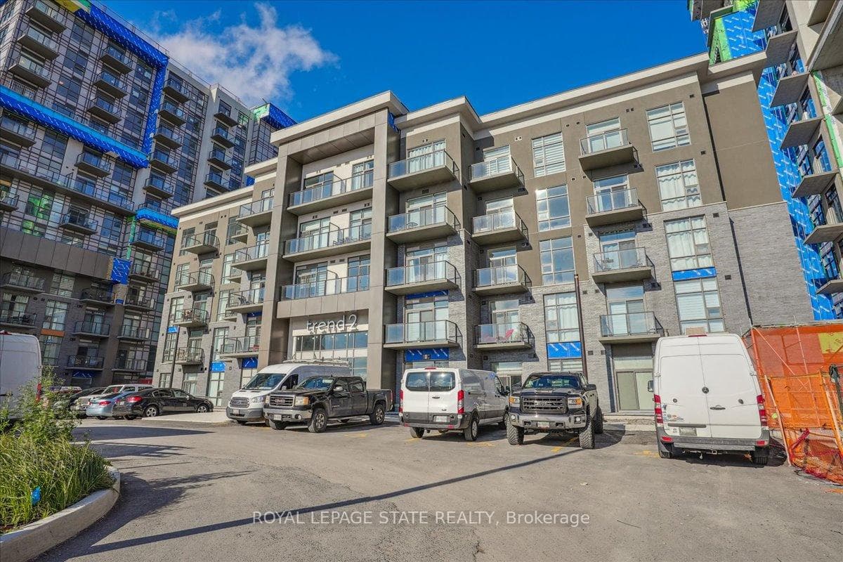 460 Dundas Street Unit 815 photo 1