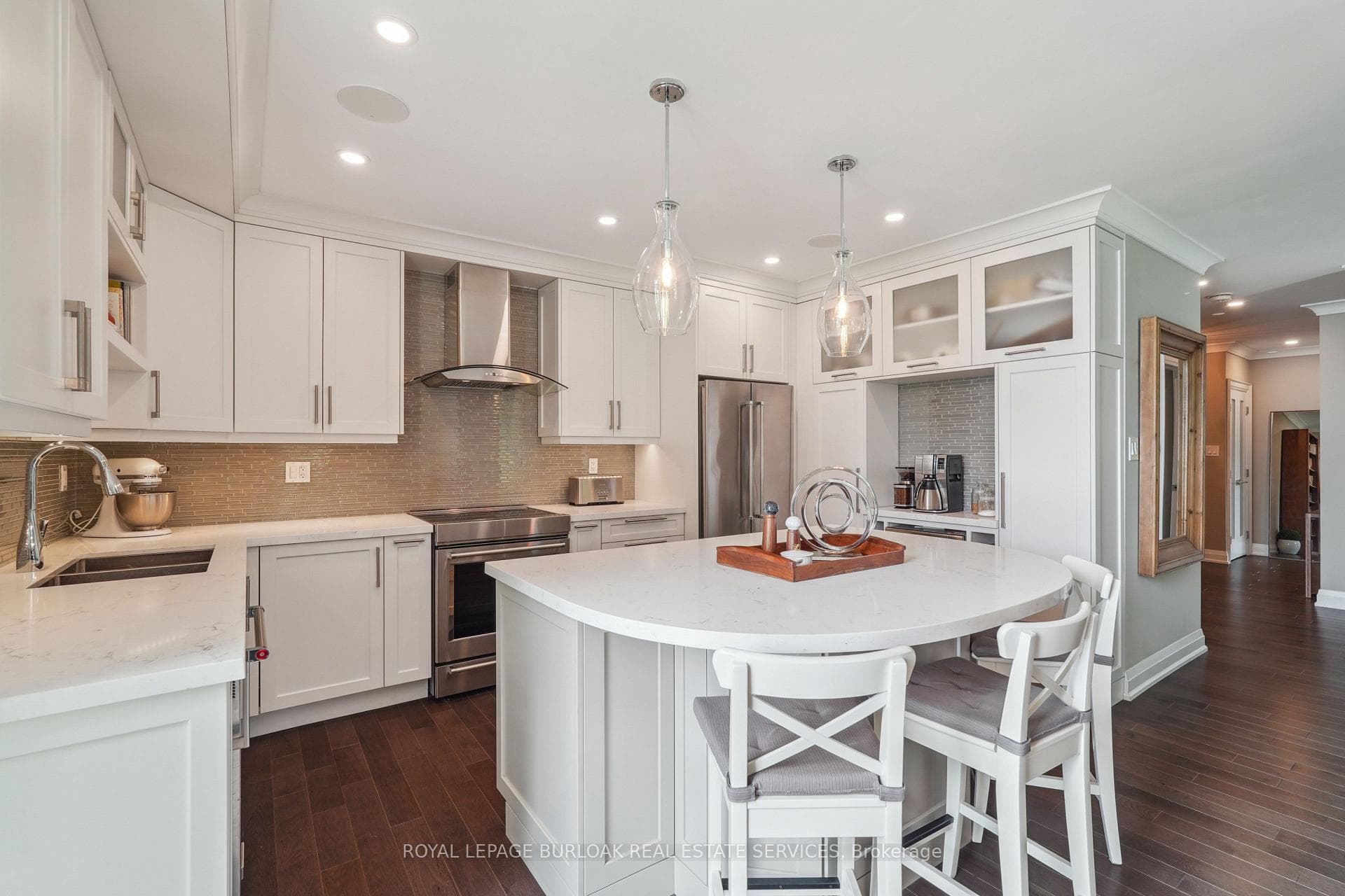 5250 Lakeshore Road Unit 106 photo 10