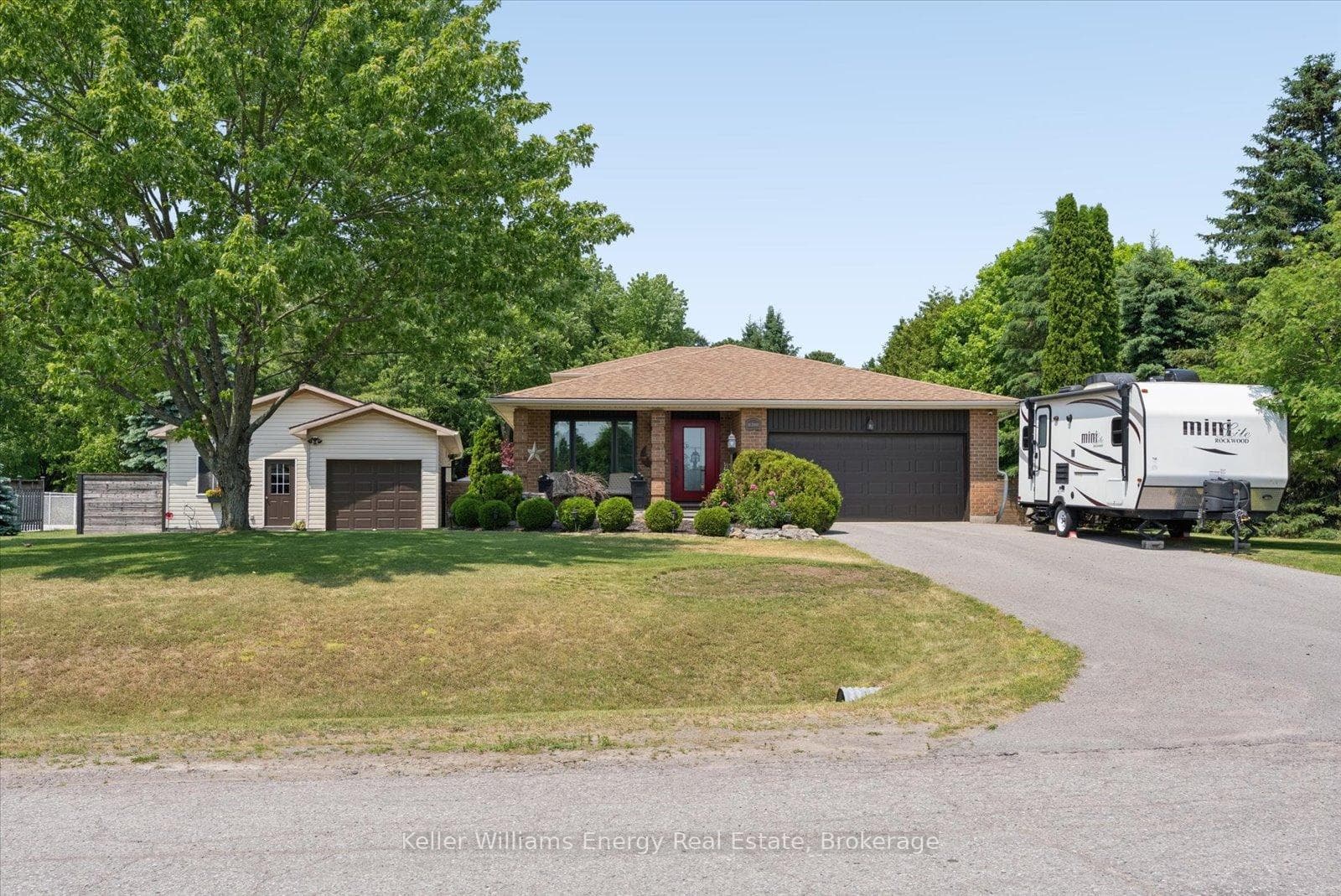 8280 Albert Court photo 1