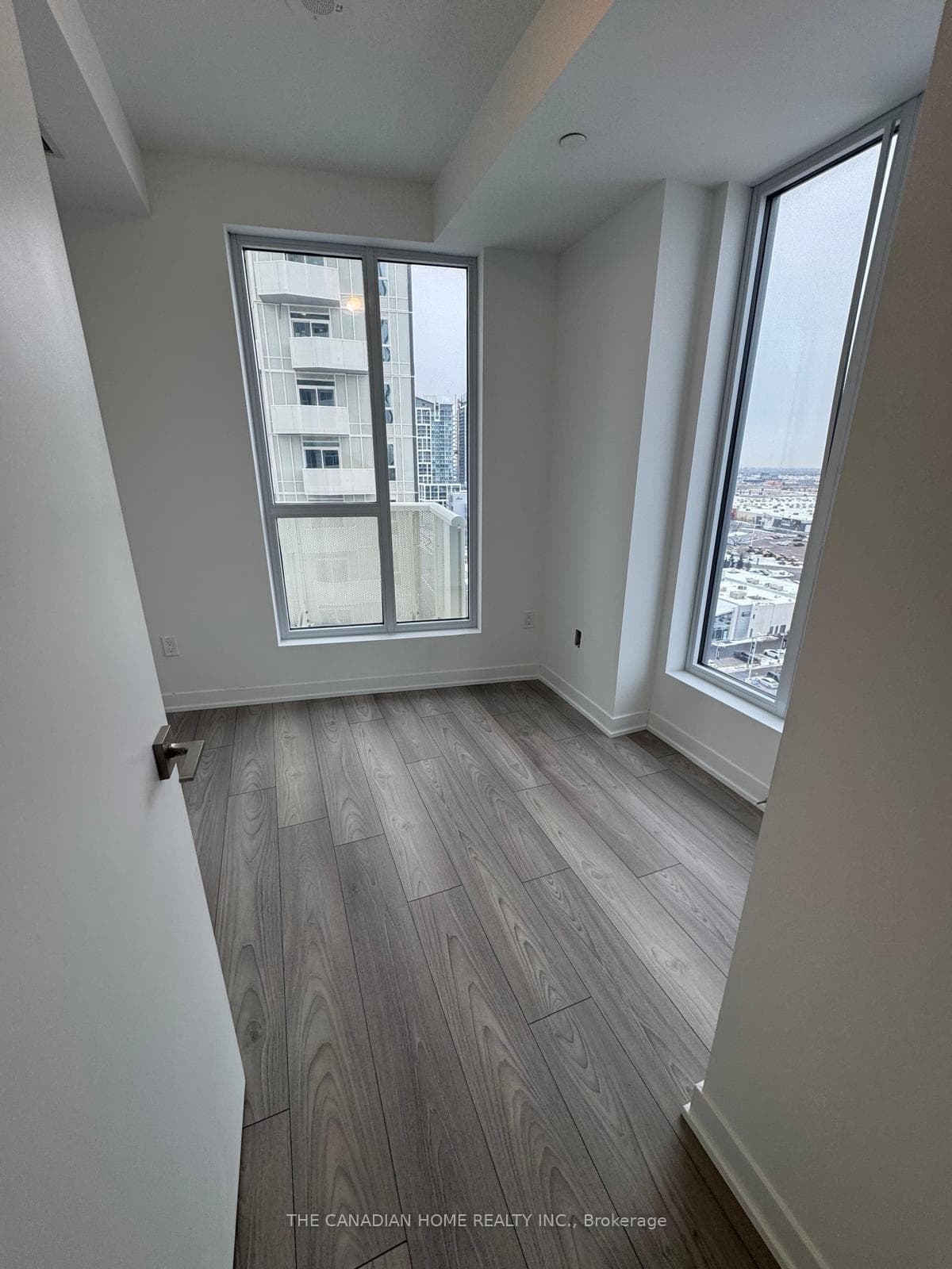 498 Caldari Road Unit 1423 photo 4
