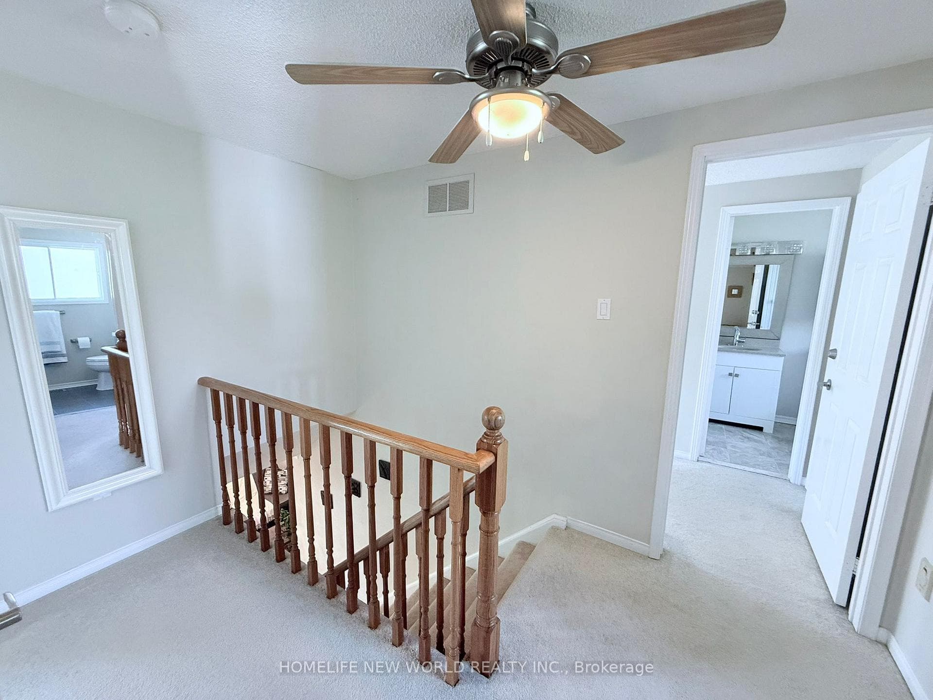 100 Bassett Boulevard photo 22