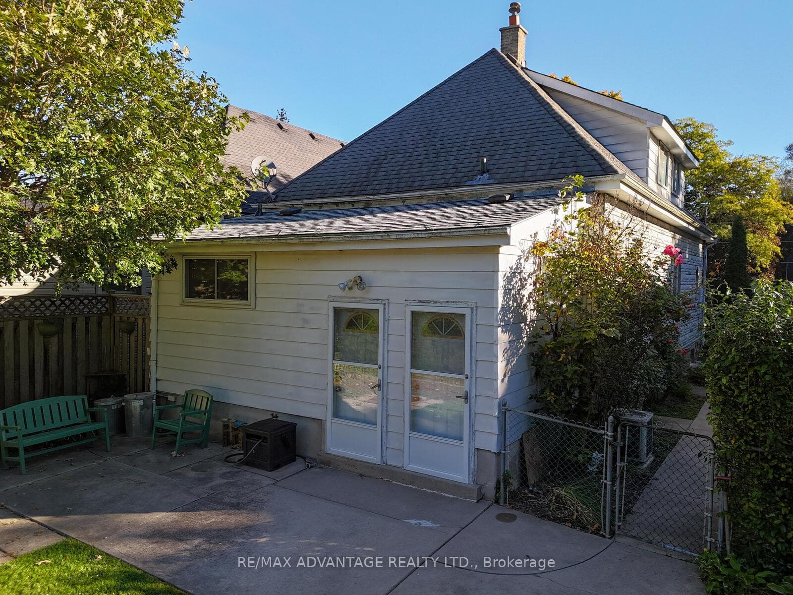 1059 Talbot Street photo 31