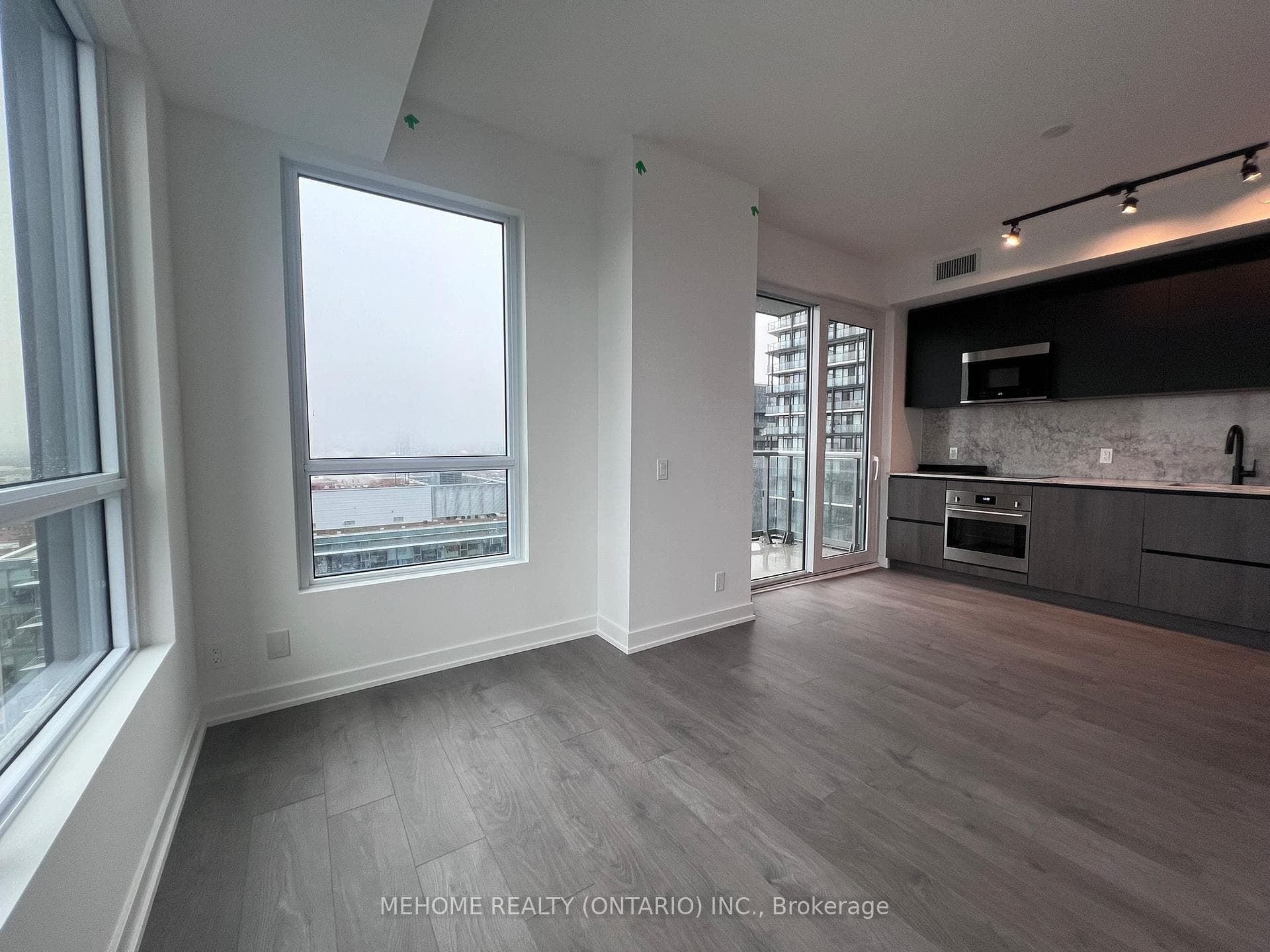 108 Peter Street Unit 2813 photo 10