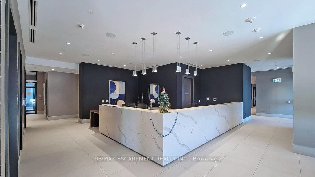 2550 Simcoe Street Unit 408 photo 4