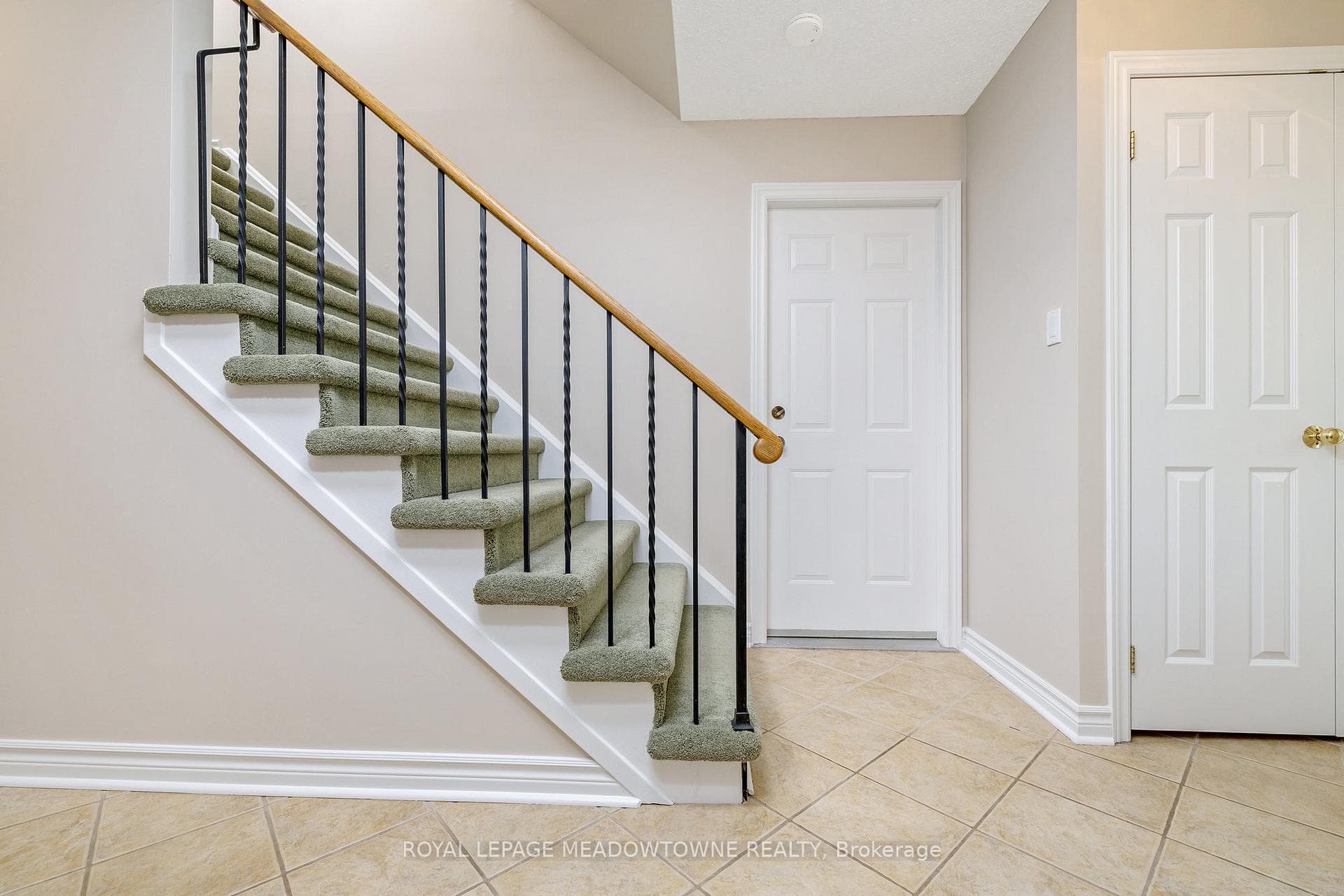 27 Lorne Scots Drive photo 24
