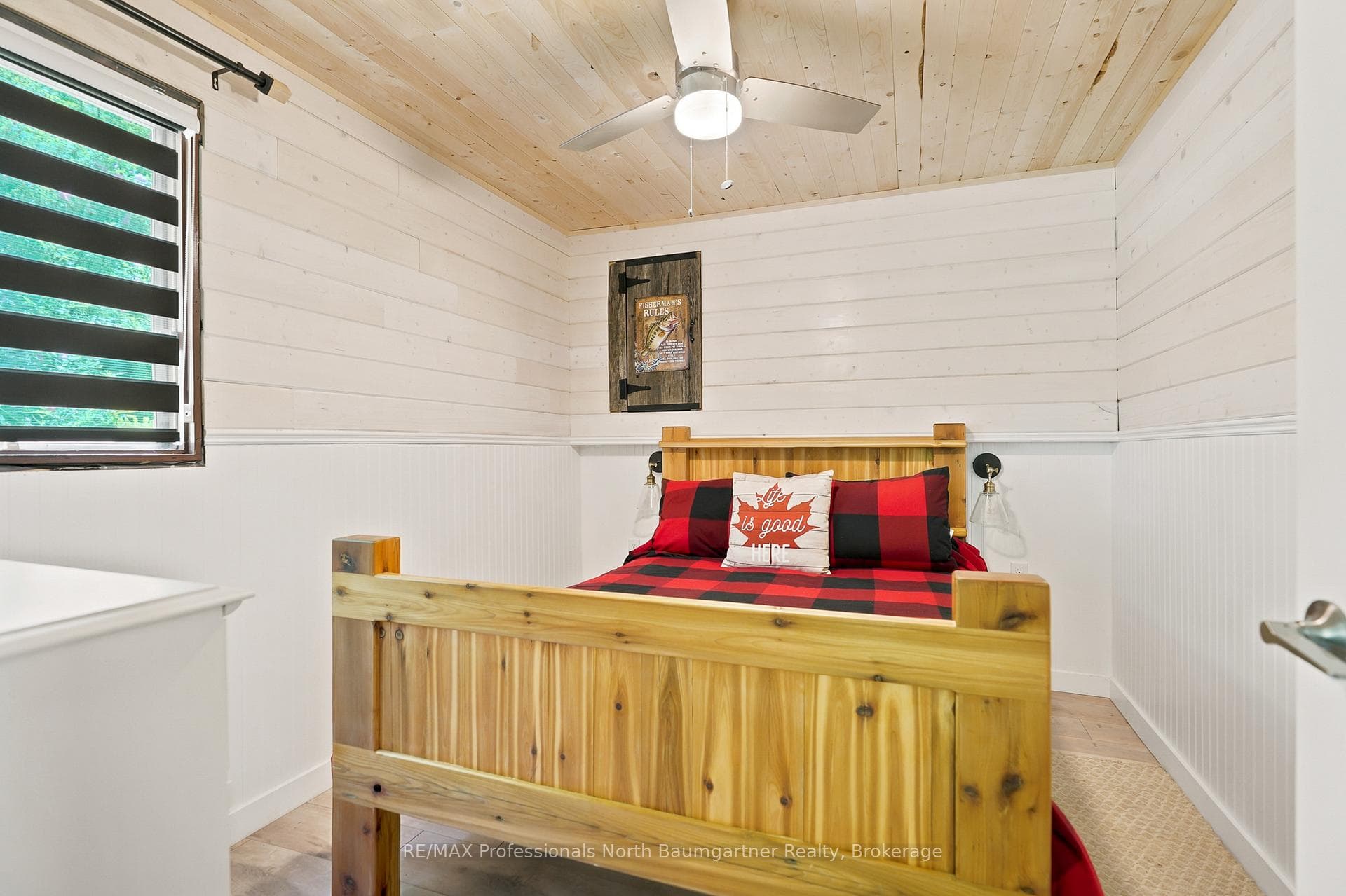 1093 Corylus Lane photo 7