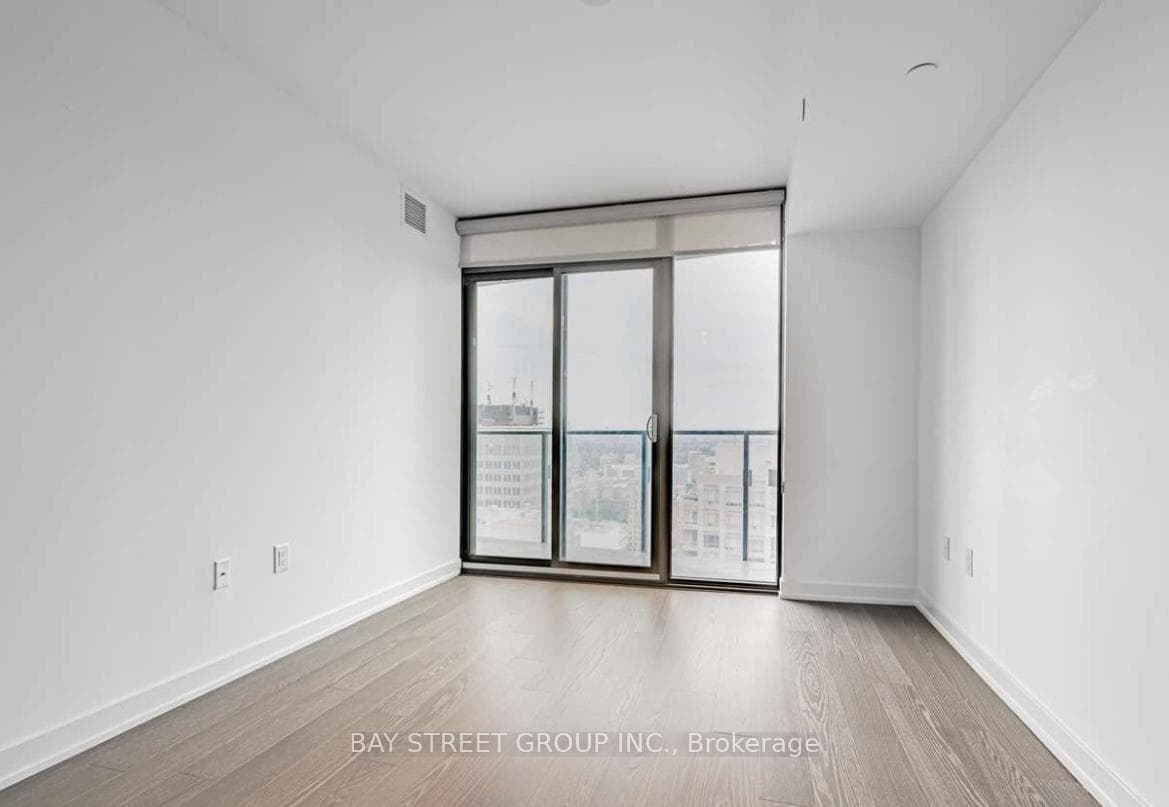 11 Wellesley Street Unit 3306 photo 6