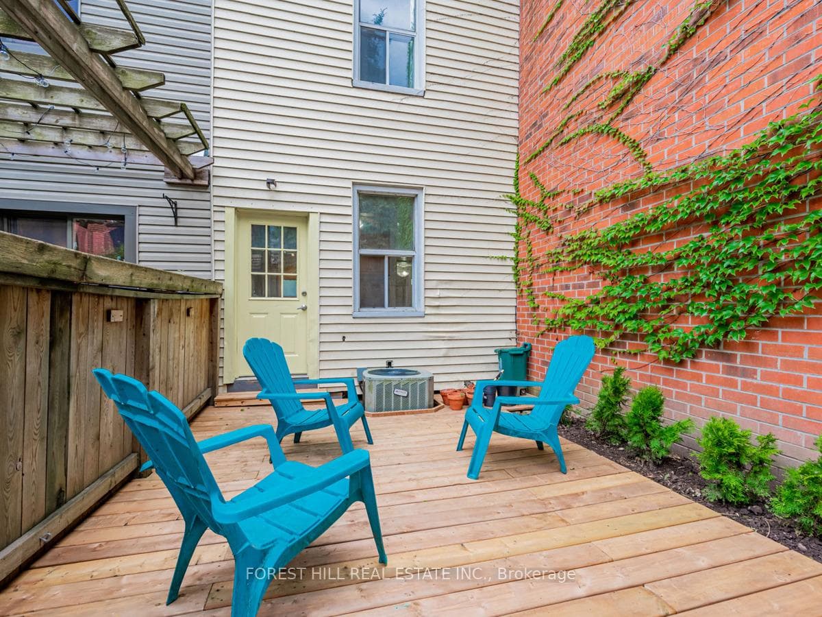 634 Wellington Street photo 28