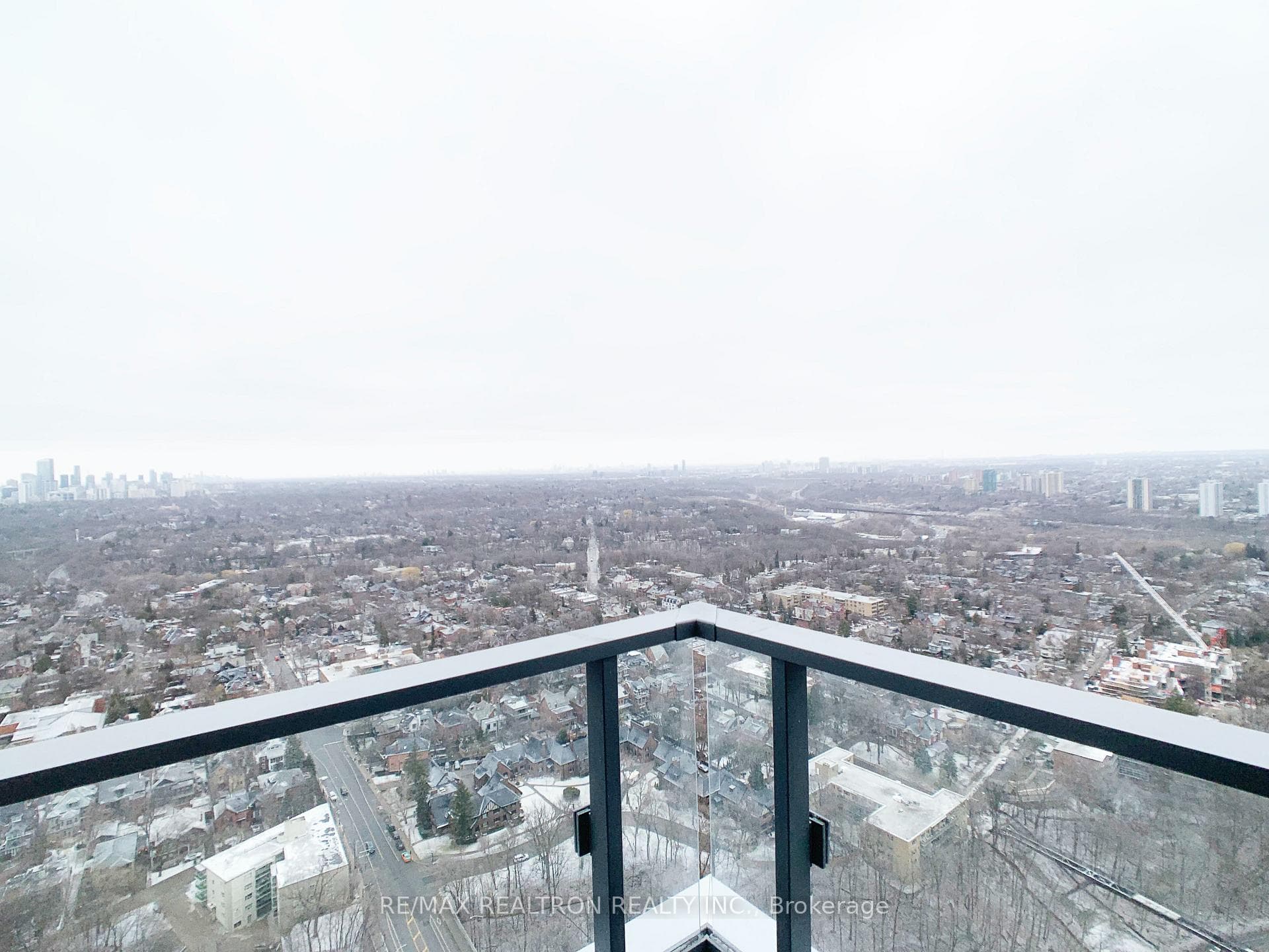 395 Bloor Street Unit 3907 photo 18