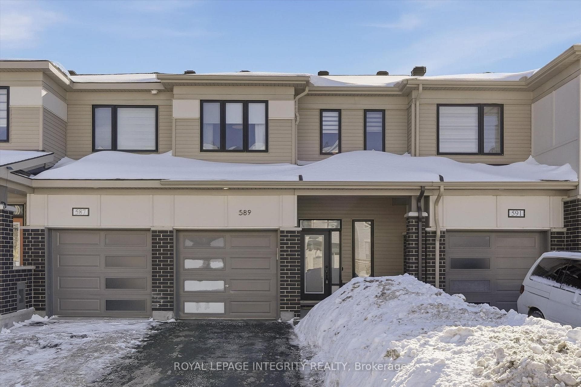 589 Catleaf Row photo 1