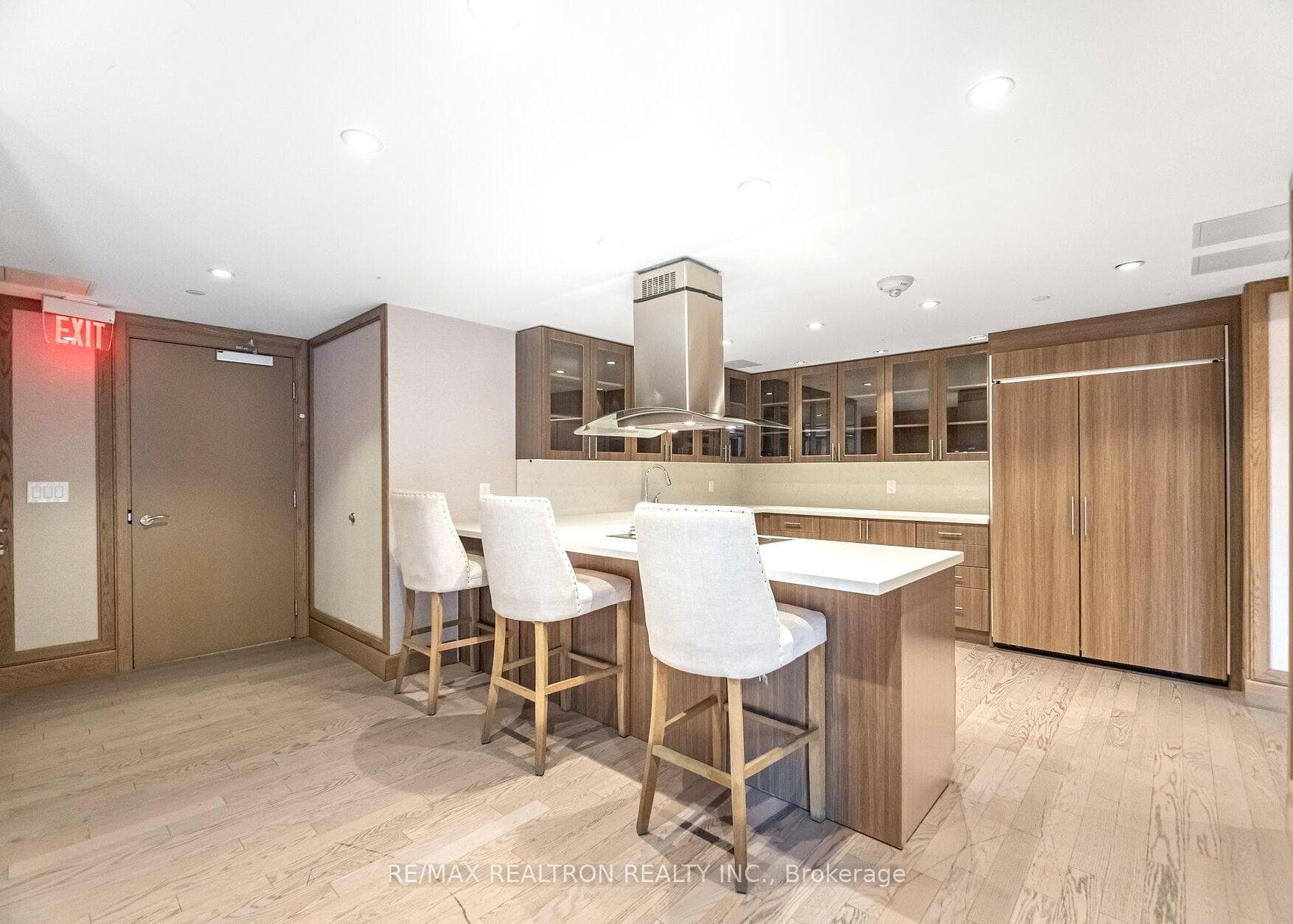 830 Lawrence Avenue Unit 1612 photo 17