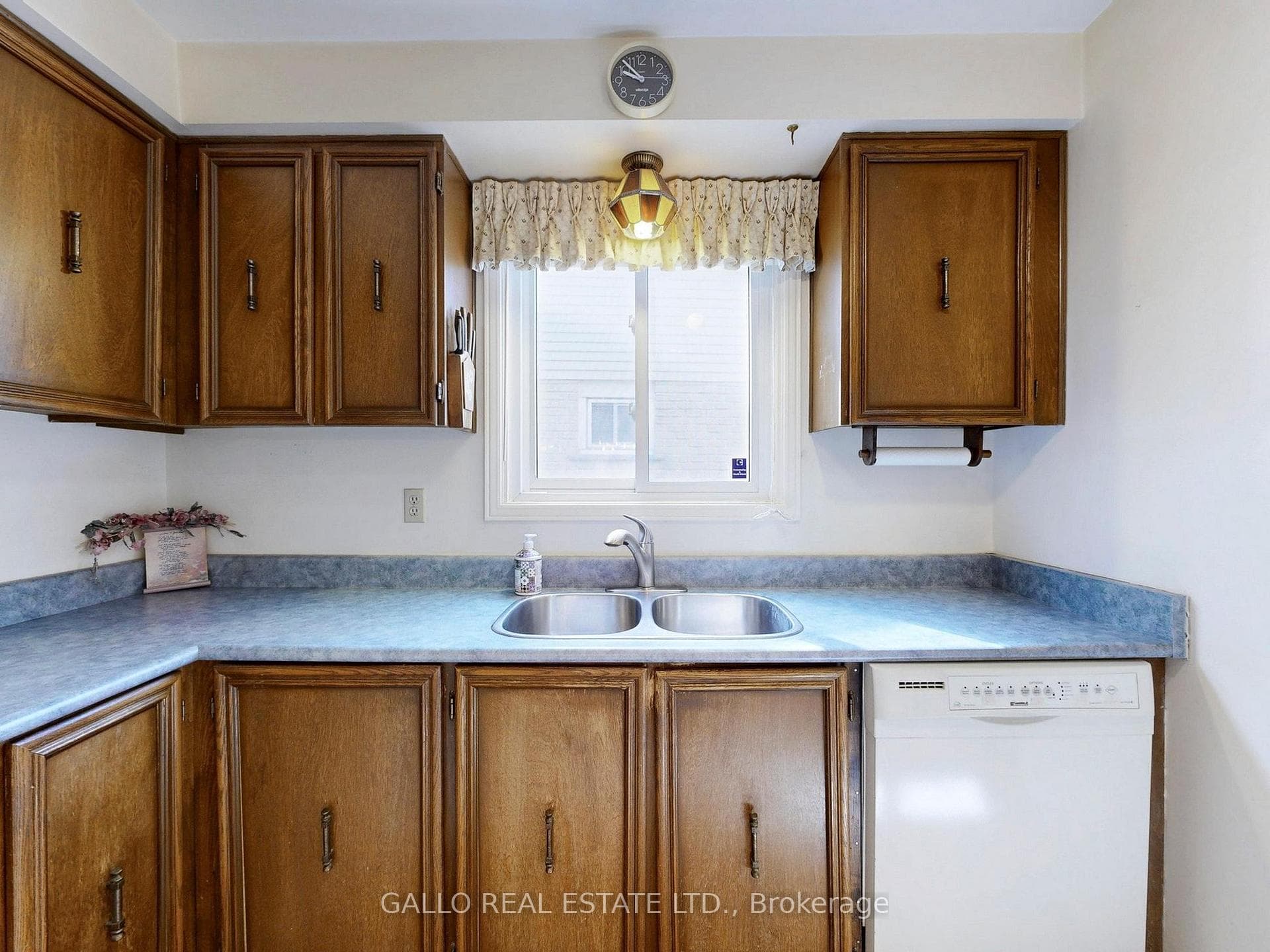 155 Goldhawk Trail photo 11