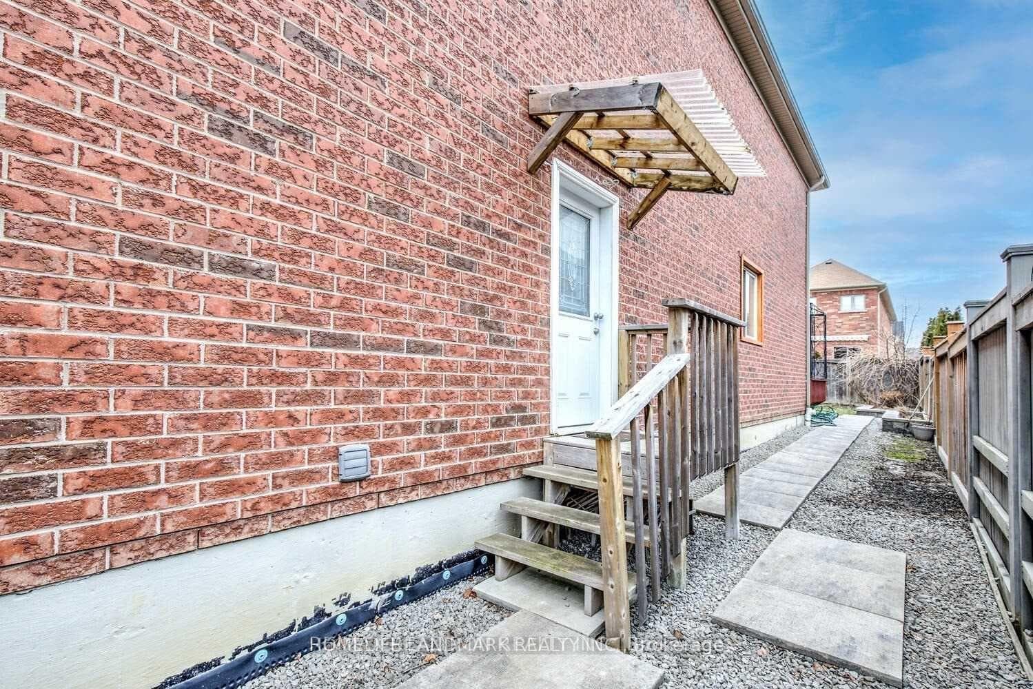 404 Lady Nadia Drive photo 29