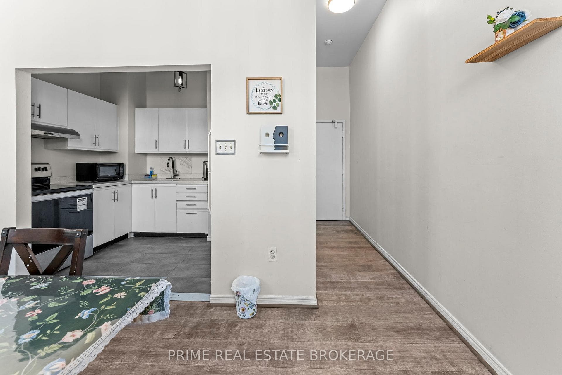 366 Richmond Street Unit Unit 4 photo 4