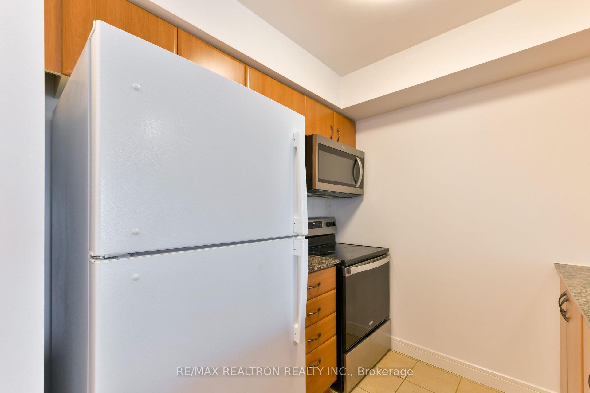 31 Bales Avenue Unit 2107 photo 10