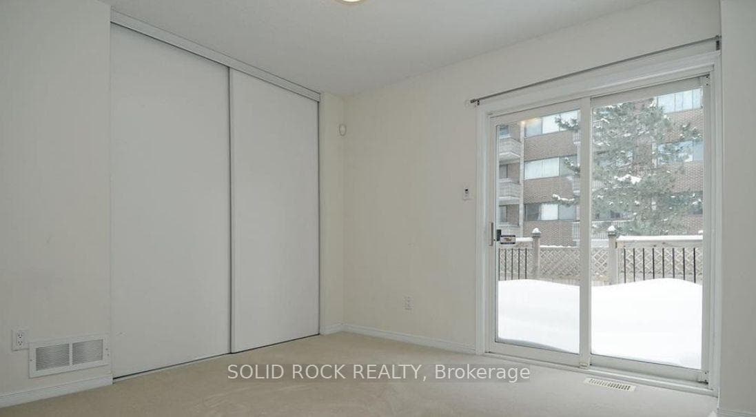 314 GOTHAM Place photo 18
