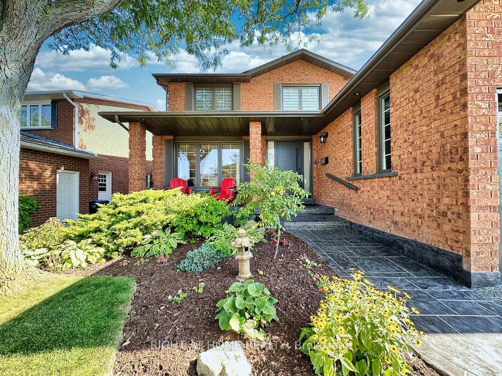 1986 Roy Ivor Crescent photo 3