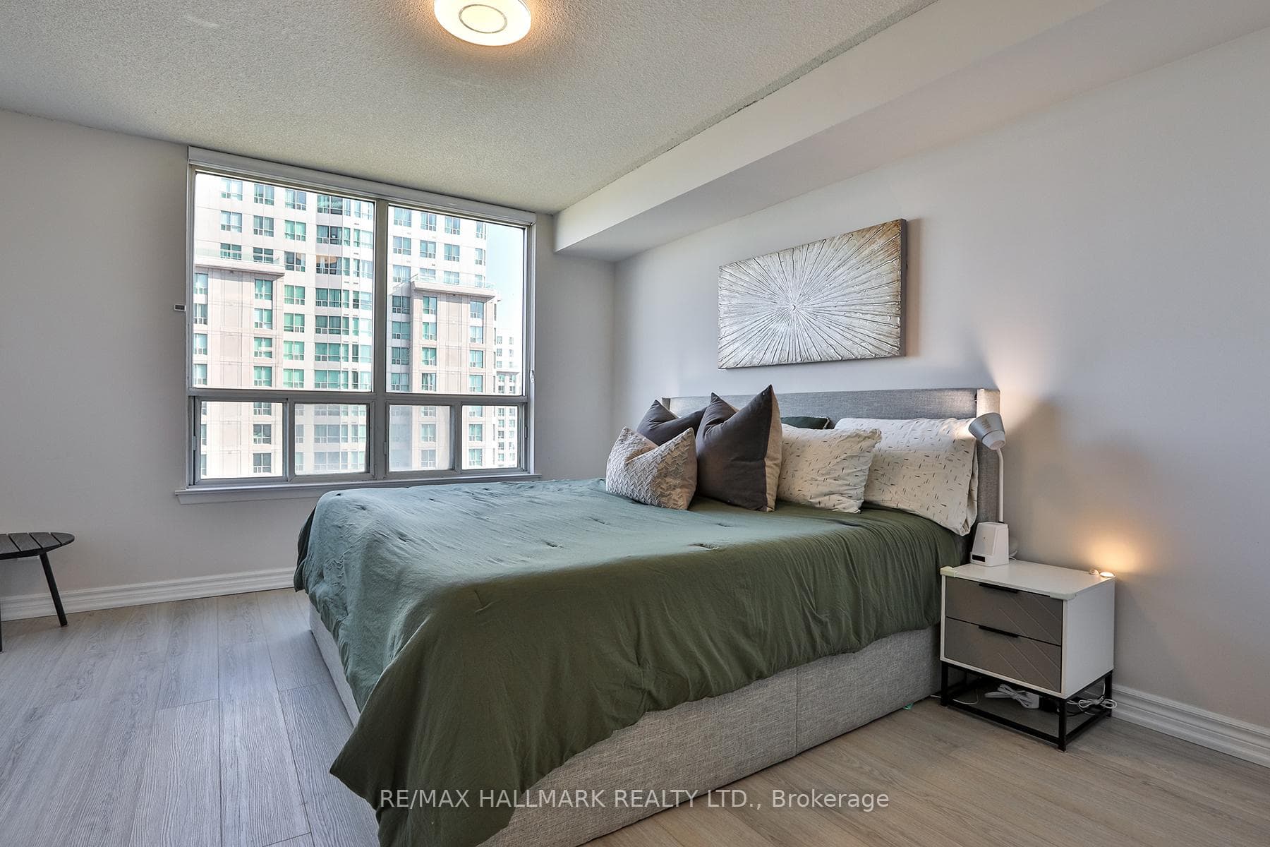 88 Corporate Drive Unit 1602 photo 16