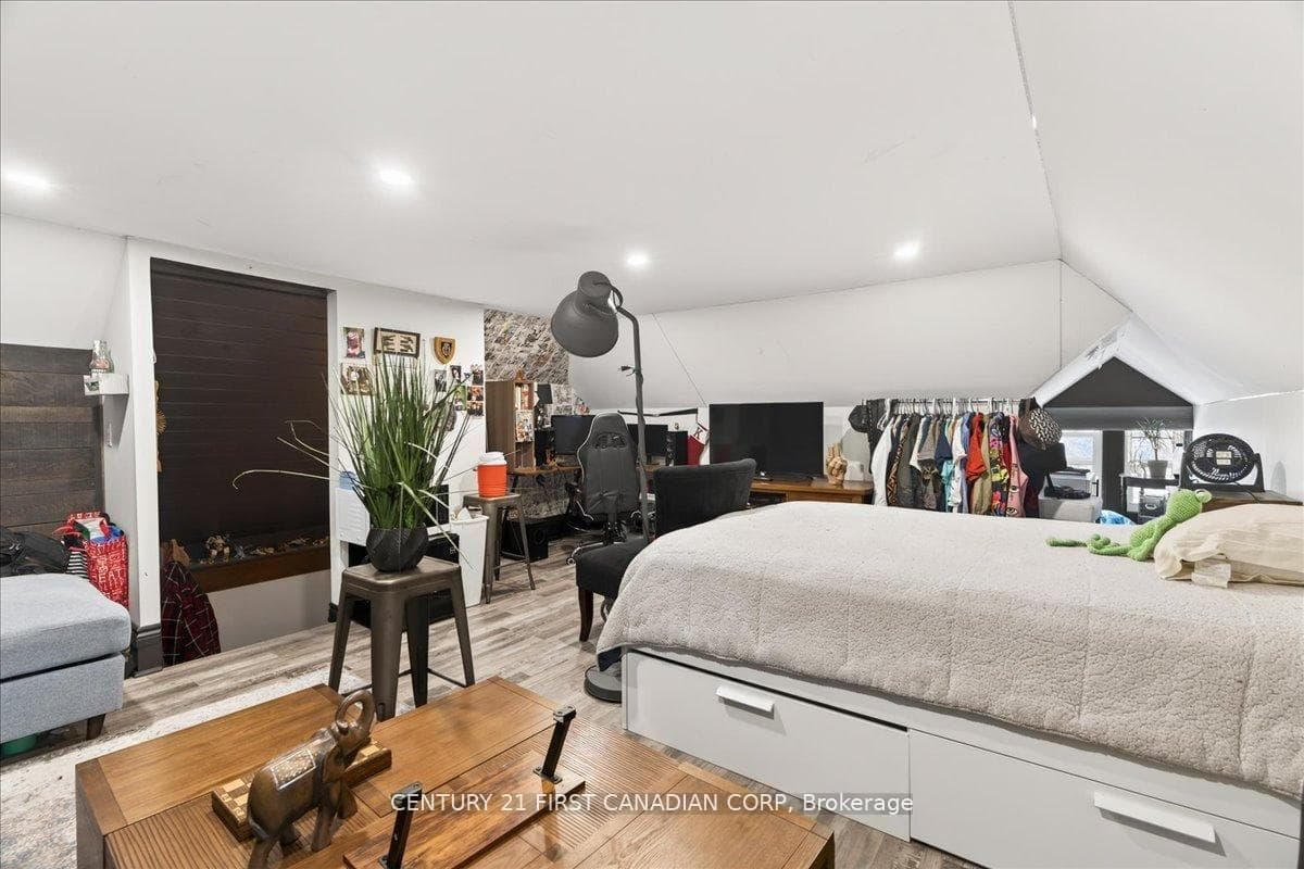 18 Colborne Street photo 35
