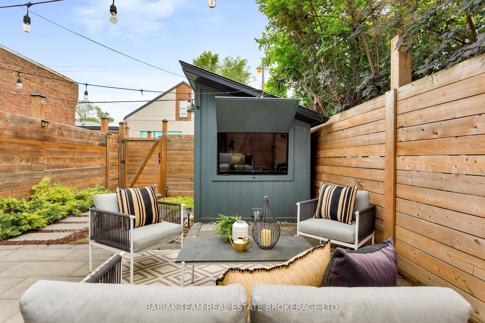 497 Keele Street photo 25