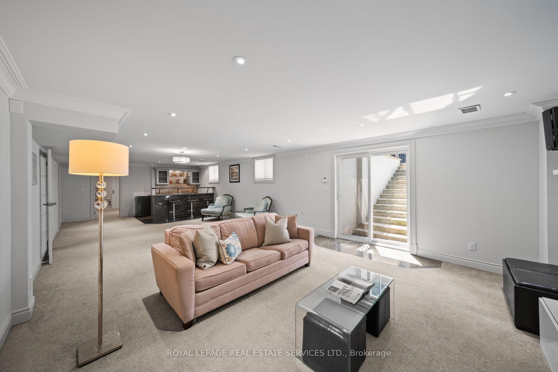 1592 Islington Avenue photo 31