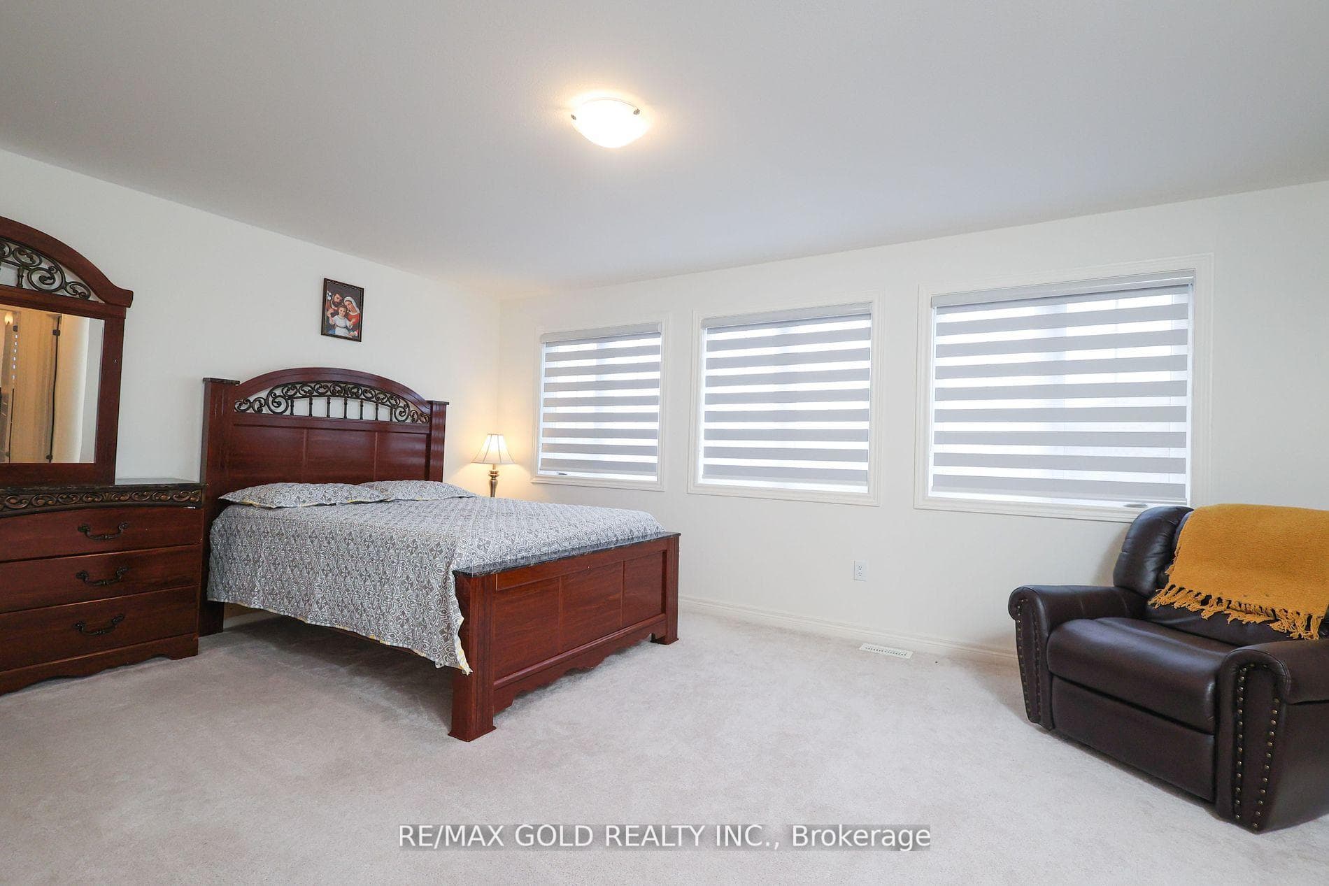 6318 Dilalla Crescent photo 21