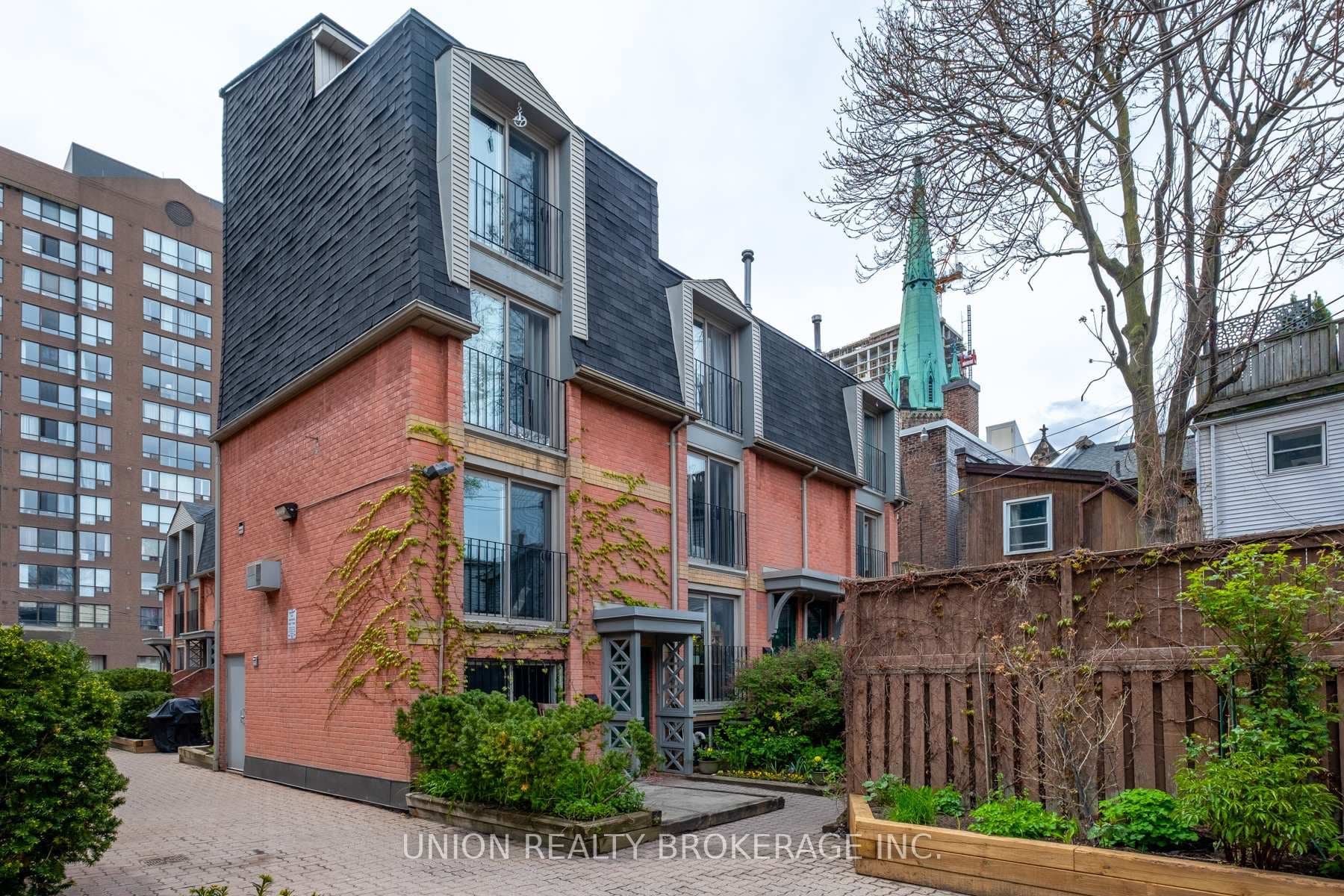 325 Jarvis Street Unit 32 photo 19