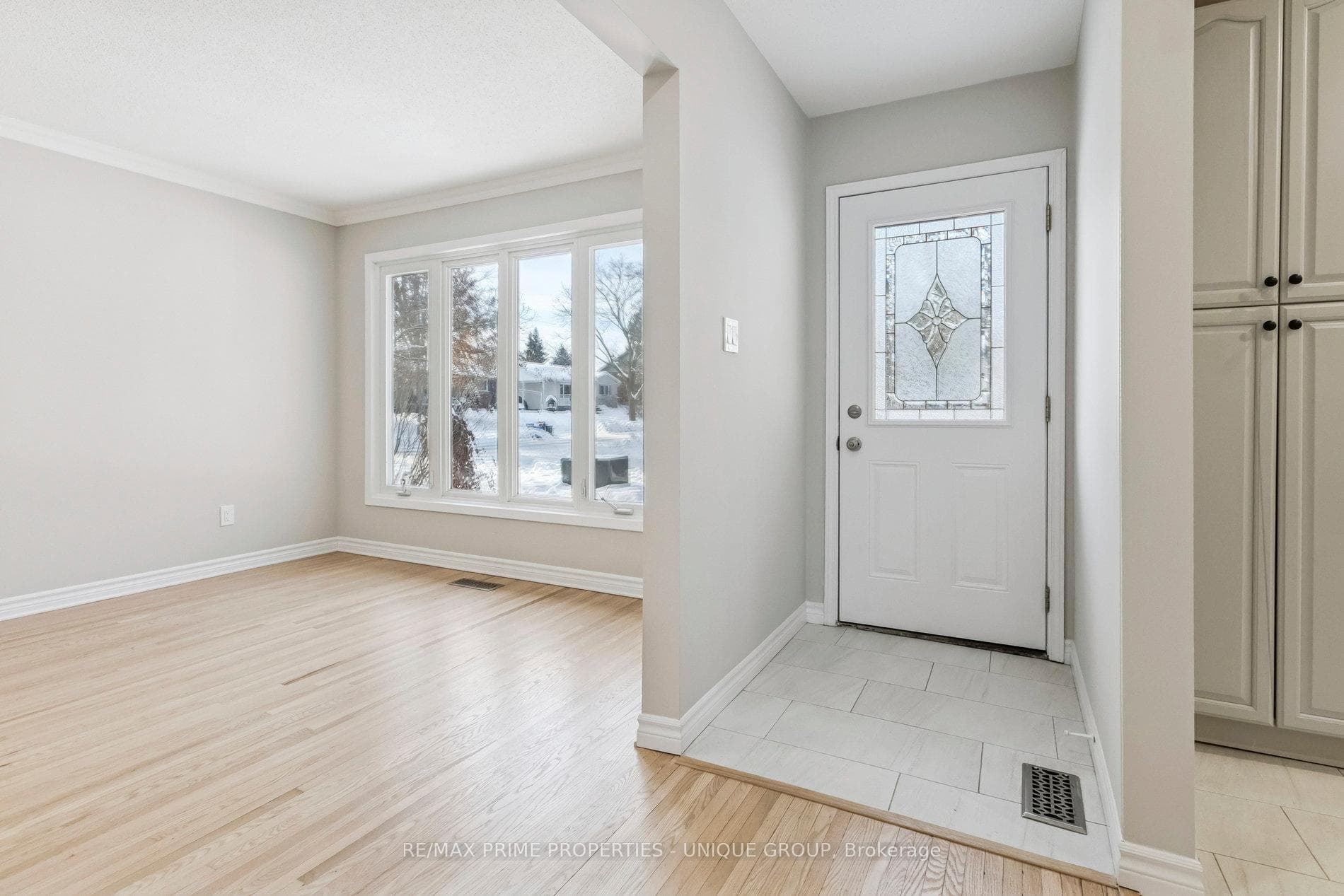 520 Teakwood Drive photo 3
