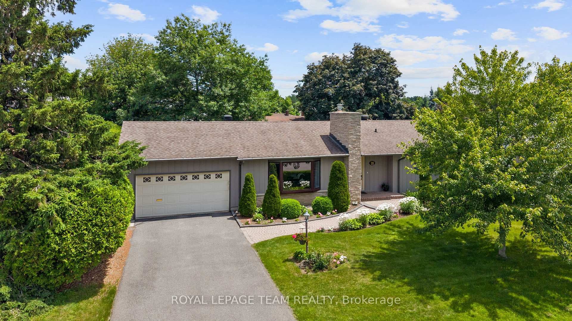 22 Barrhaven Crescent photo 43