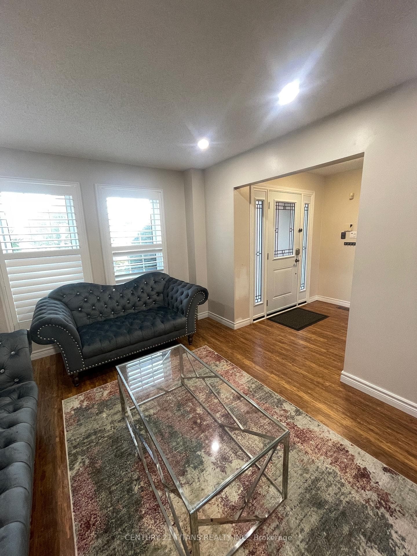65 Clayton Crescent photo 4