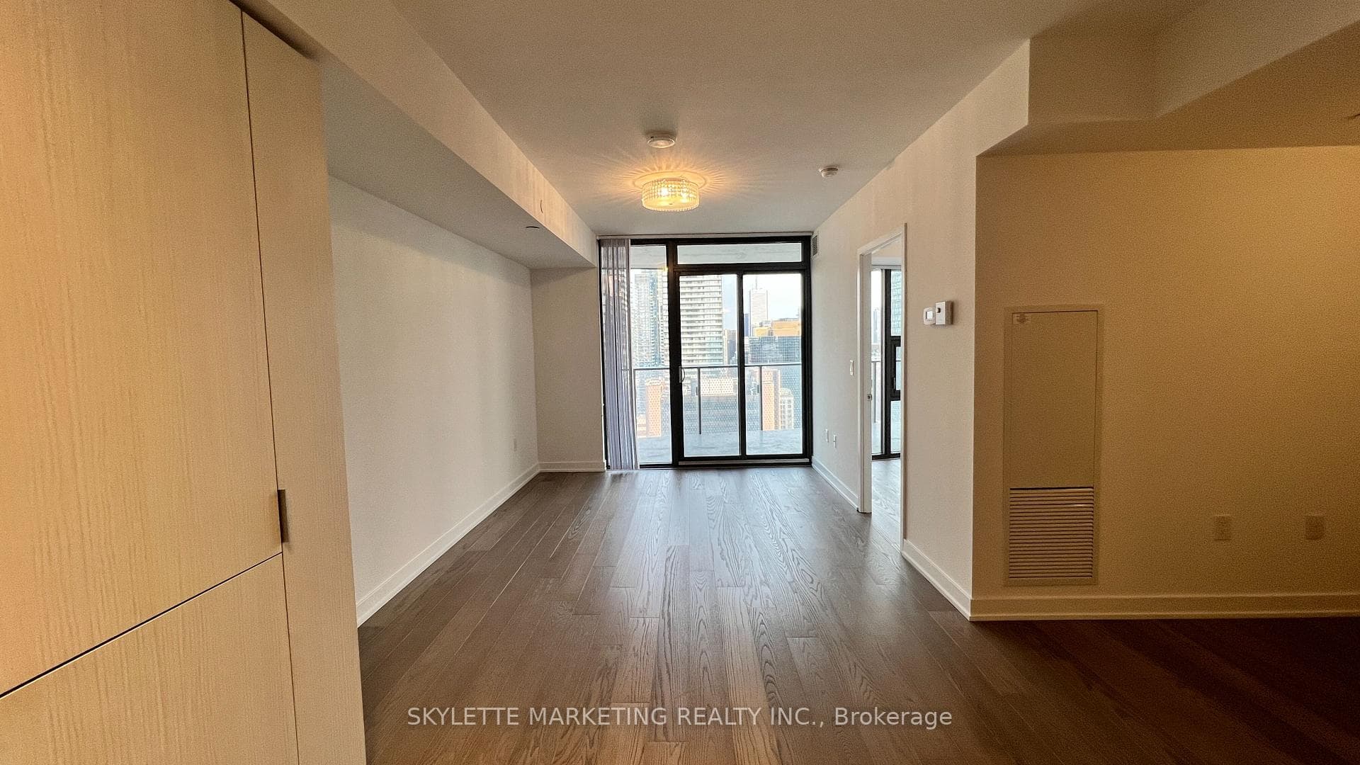 11 Wellesley Street Unit 3204 photo 1