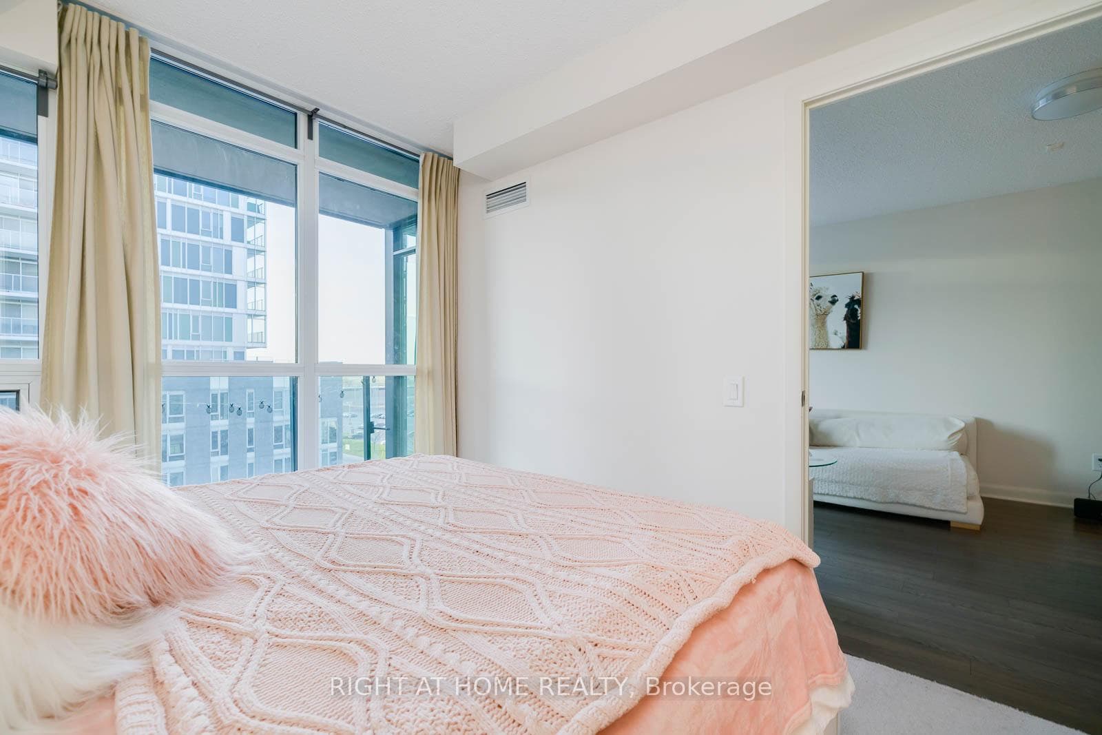 525 Wilson Avenue Unit 827 photo 16