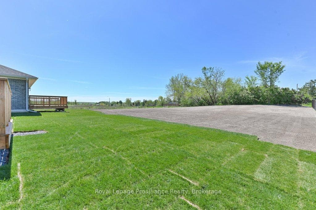 8 Dunmor Street photo 35