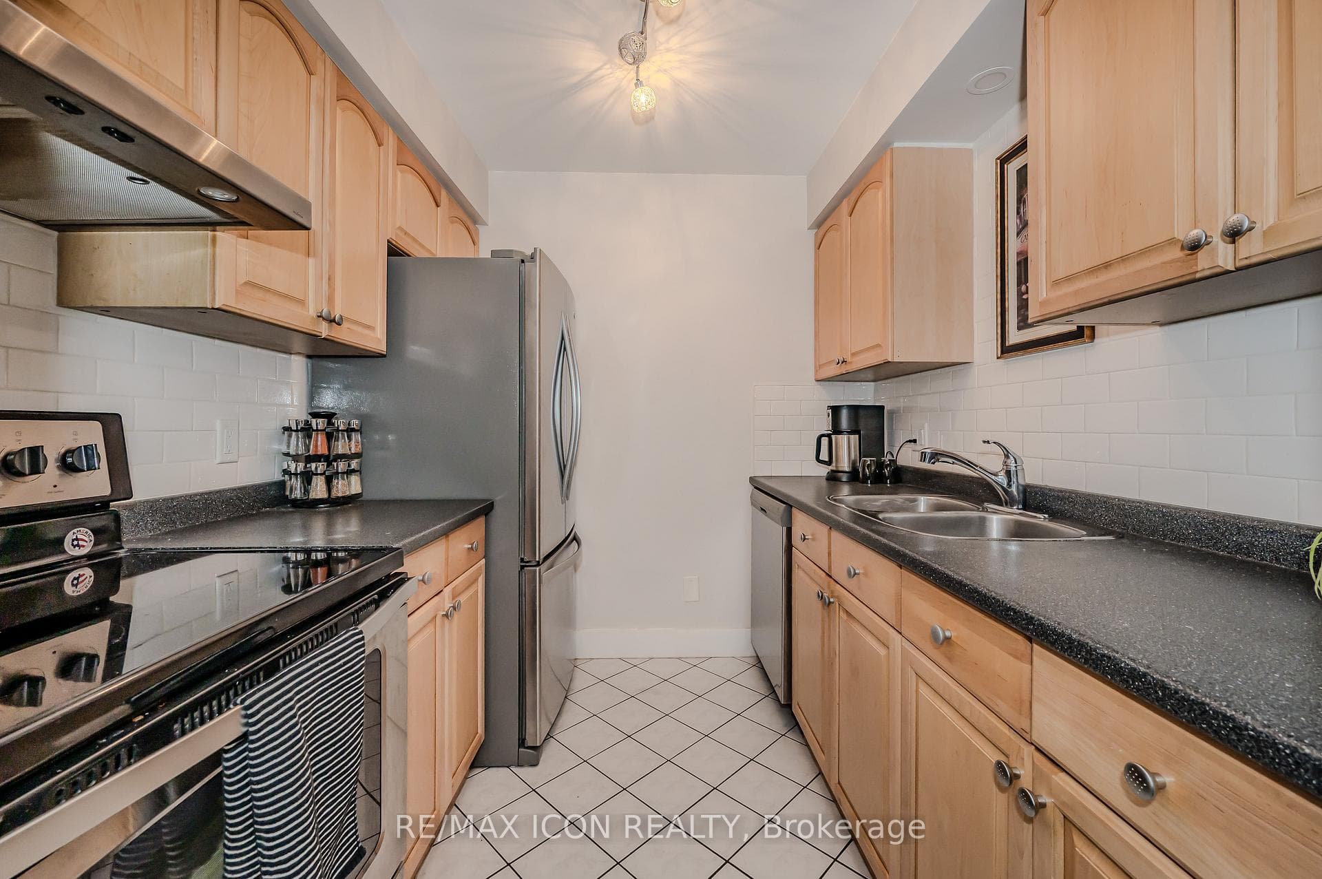 337 Kingswood Drive Unit 12 photo 15