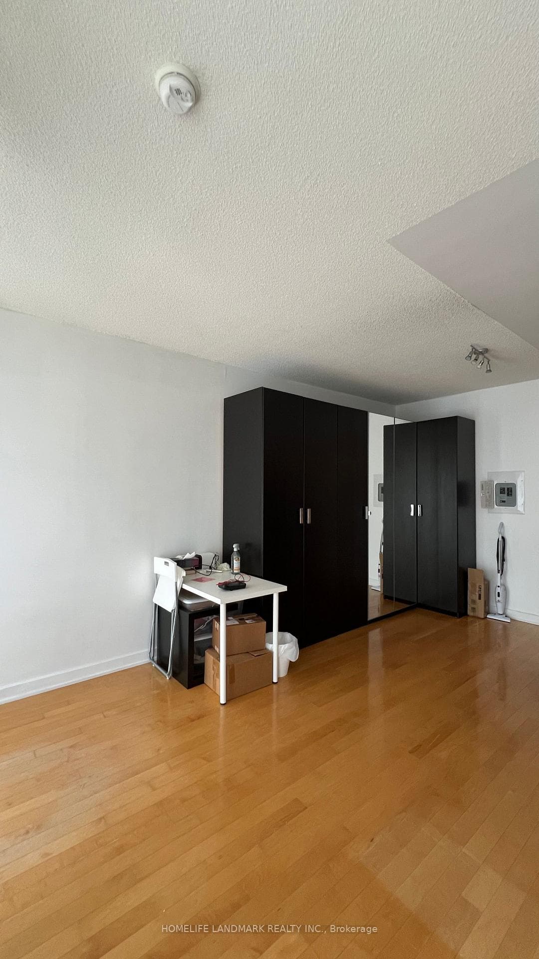 33 Charles Street Unit 1604 photo 13