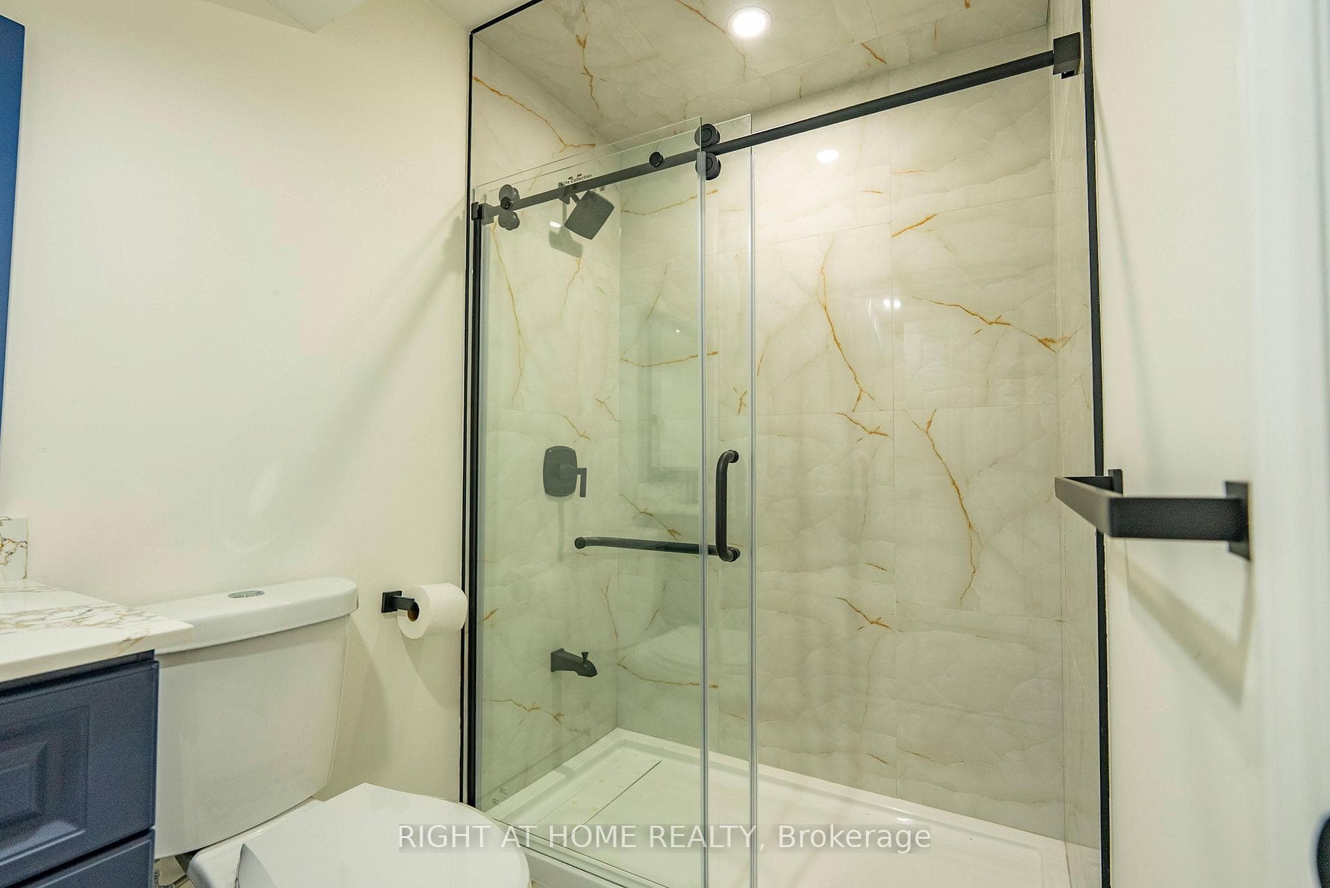Ensuite bath