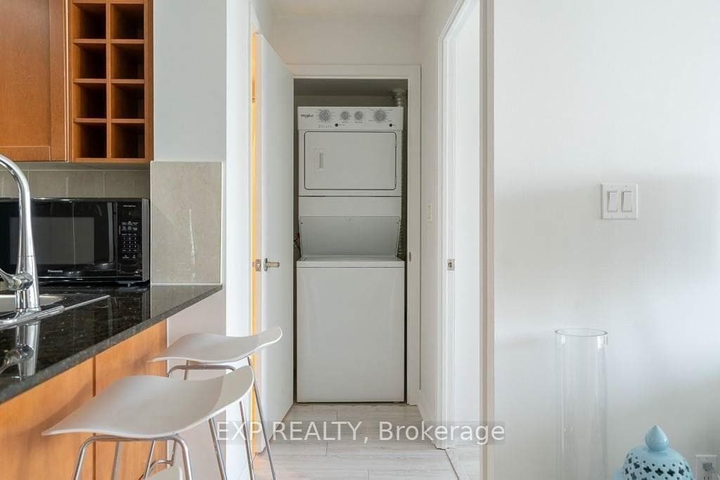 210 Victoria Street Unit 4112 photo 20