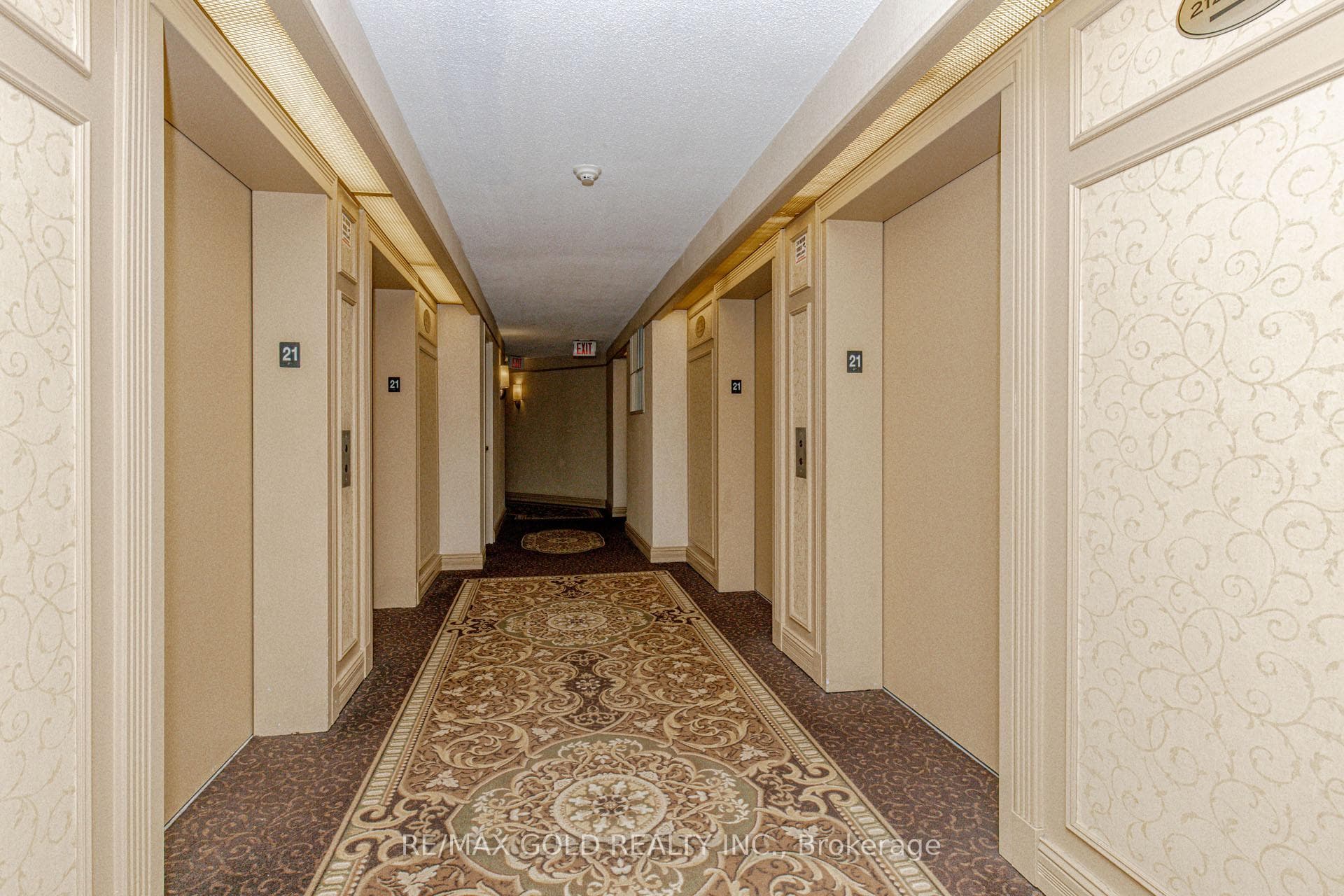 25 Kingsbridge Garden Unit 2119 photo 6