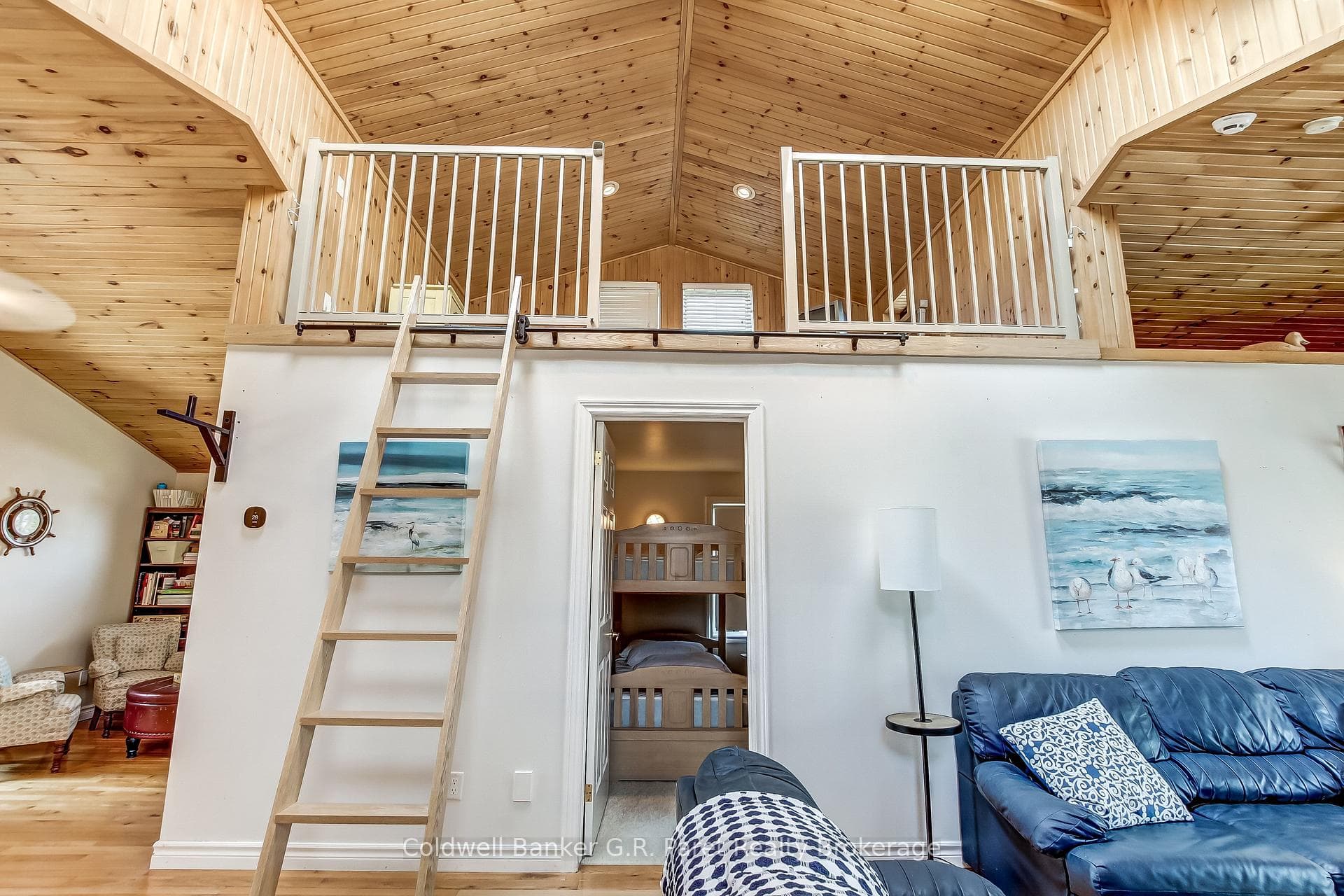 Crew's Nest - Loft.