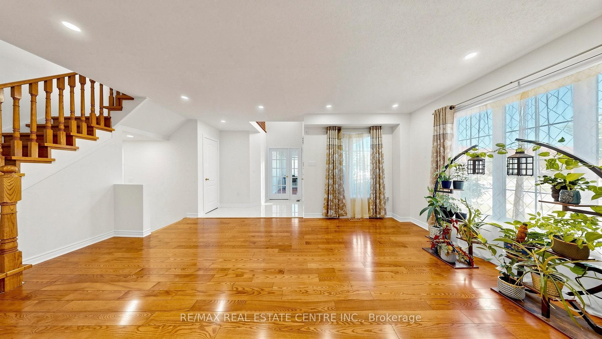5937 Summerside Drive photo 7