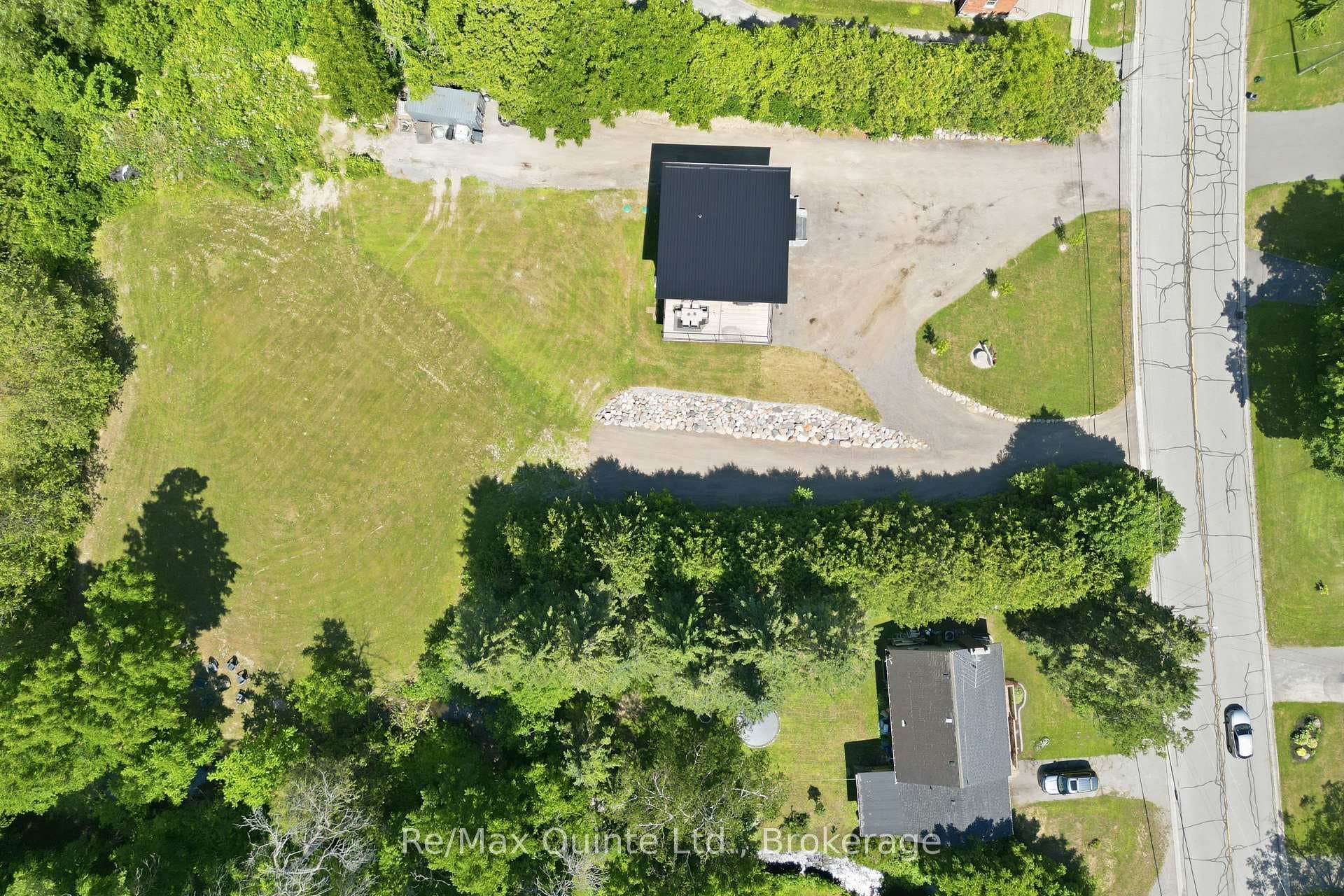 868 Smith Street photo 47