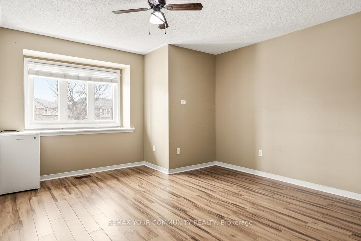 590 Pinder Avenue photo 11